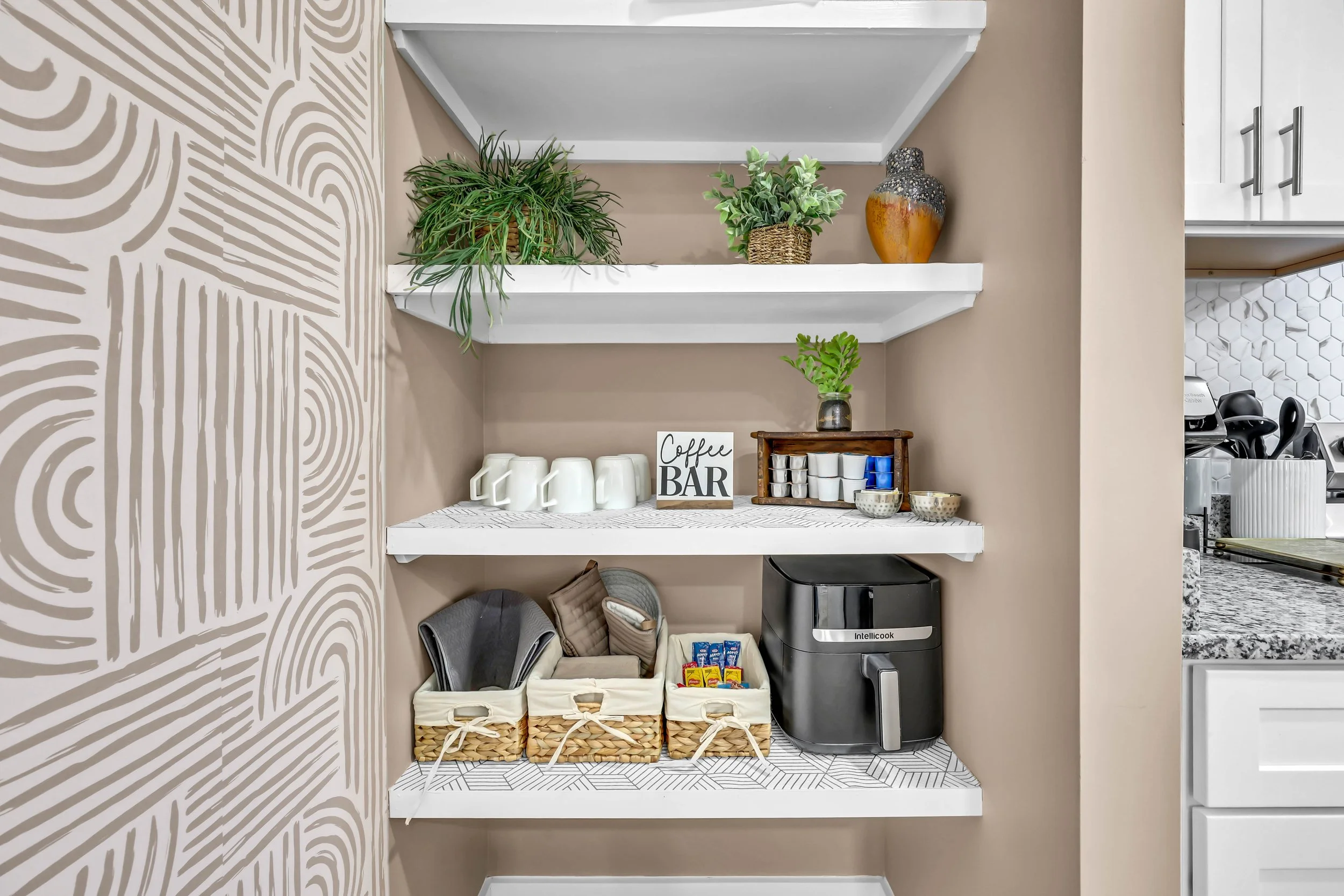 Clarksville pet friendly furnished rental Clarksville insurance housing Clarksville TN ALE housing Clarksville temporary housing after house fire Clarksville insurance relocation housing displacement housing