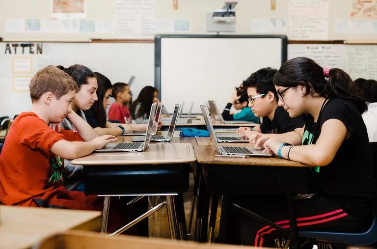 Kids, Schools, Screens:         Panel with the Experts