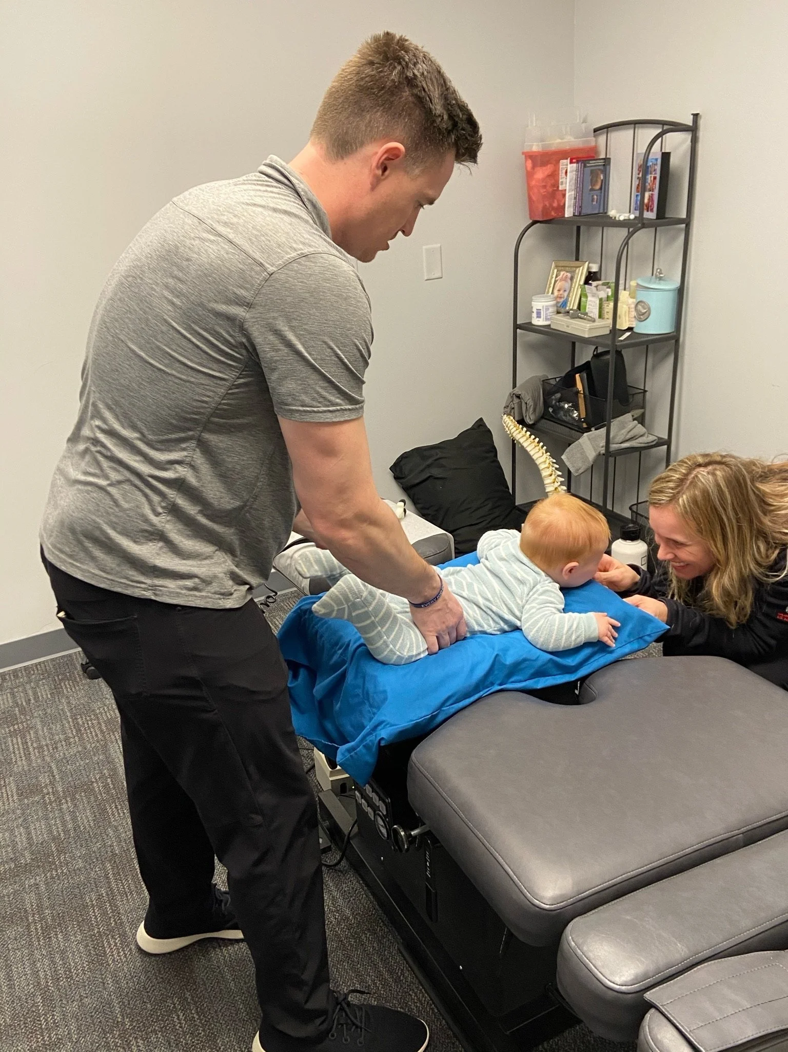 dr-garrett-baby-adjustment-table-liberty-mo.jpg