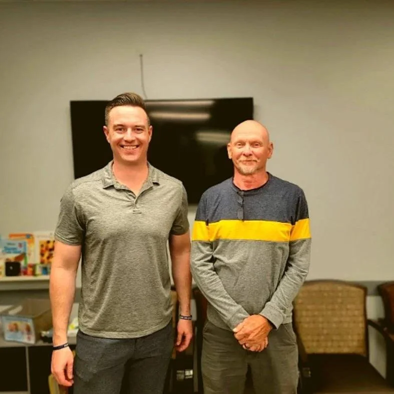 Father at Smith Elite for CLA INSiGHT neurological scan visit in Liberty MO. Smith Elite Family Chiropractic, 527 N State Rte 291 Suite B, Liberty, MO 64068.