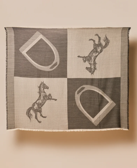 piebald blanket scarf.png