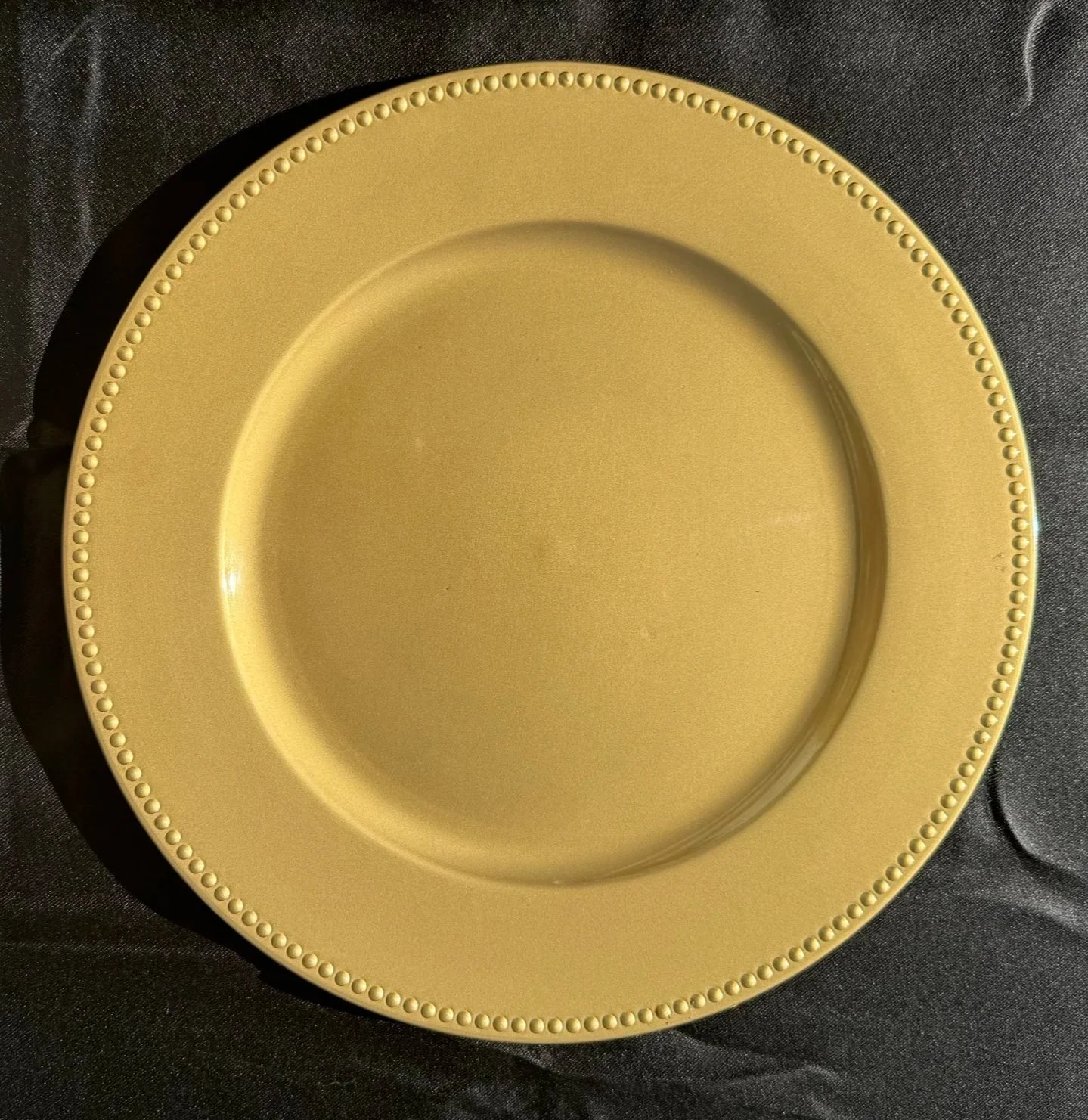 Matte Gold Chargers
Pickup or Delivery — $1 each

(delivery fee based on mileage)