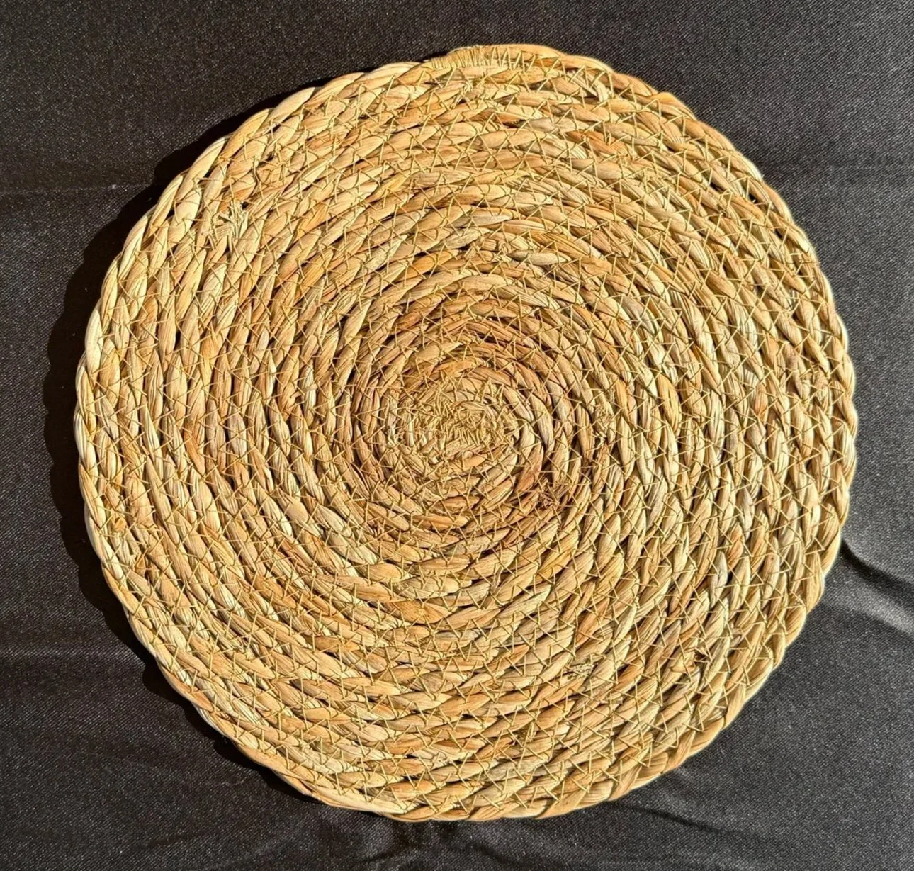 Woven Chargers
Pickup or Delivery — $1 each

(delivery fee based on mileage)