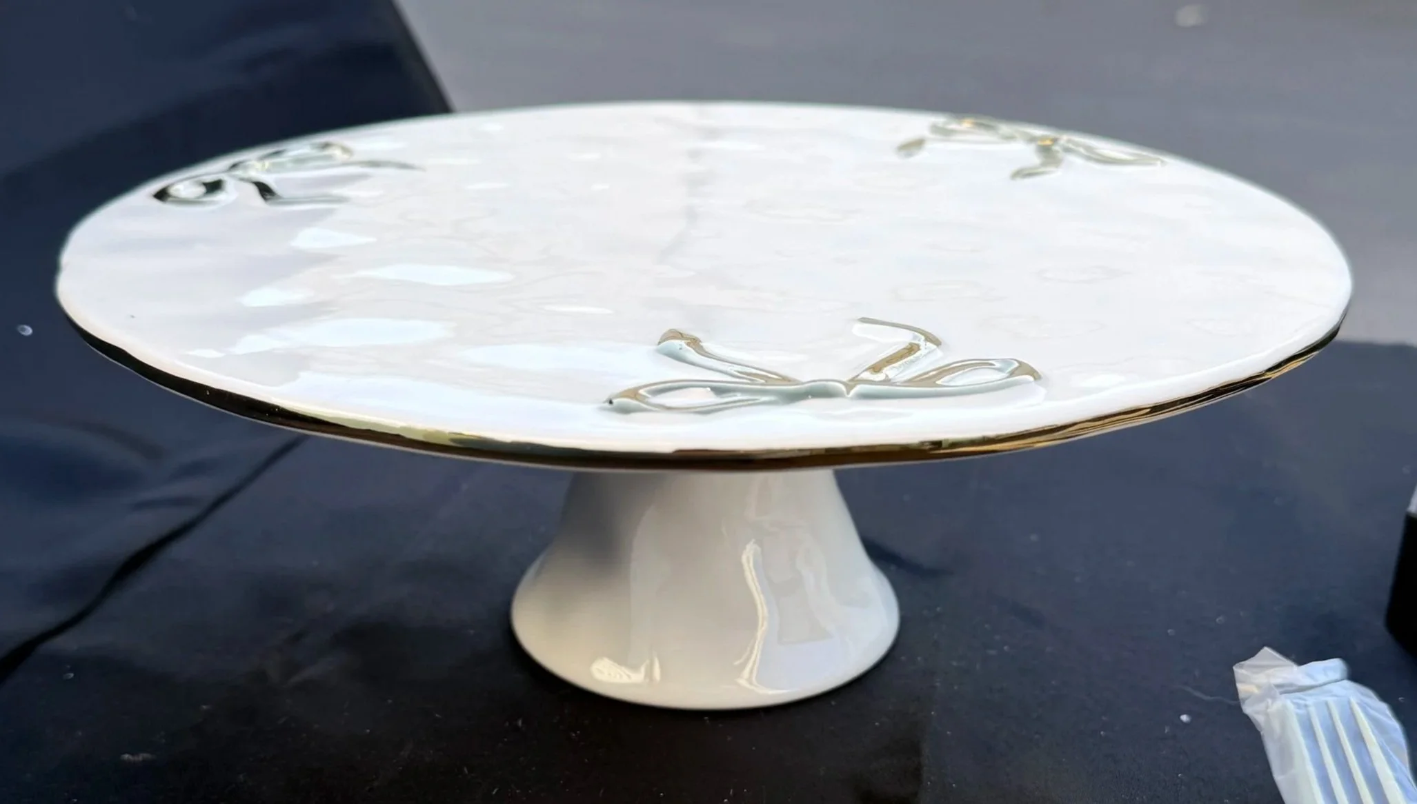 White Cake Stand
Pickup or Delivery — $5 each

(delivery fee based on mileage)