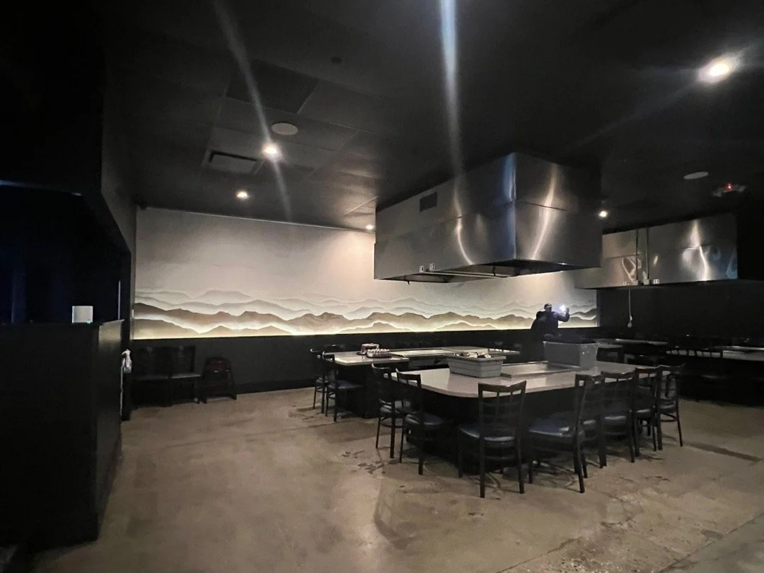 PDK corp_Olympia_Fujiyama Japanese Steakhouse_Tenant Improvement_interior wall.jpg
