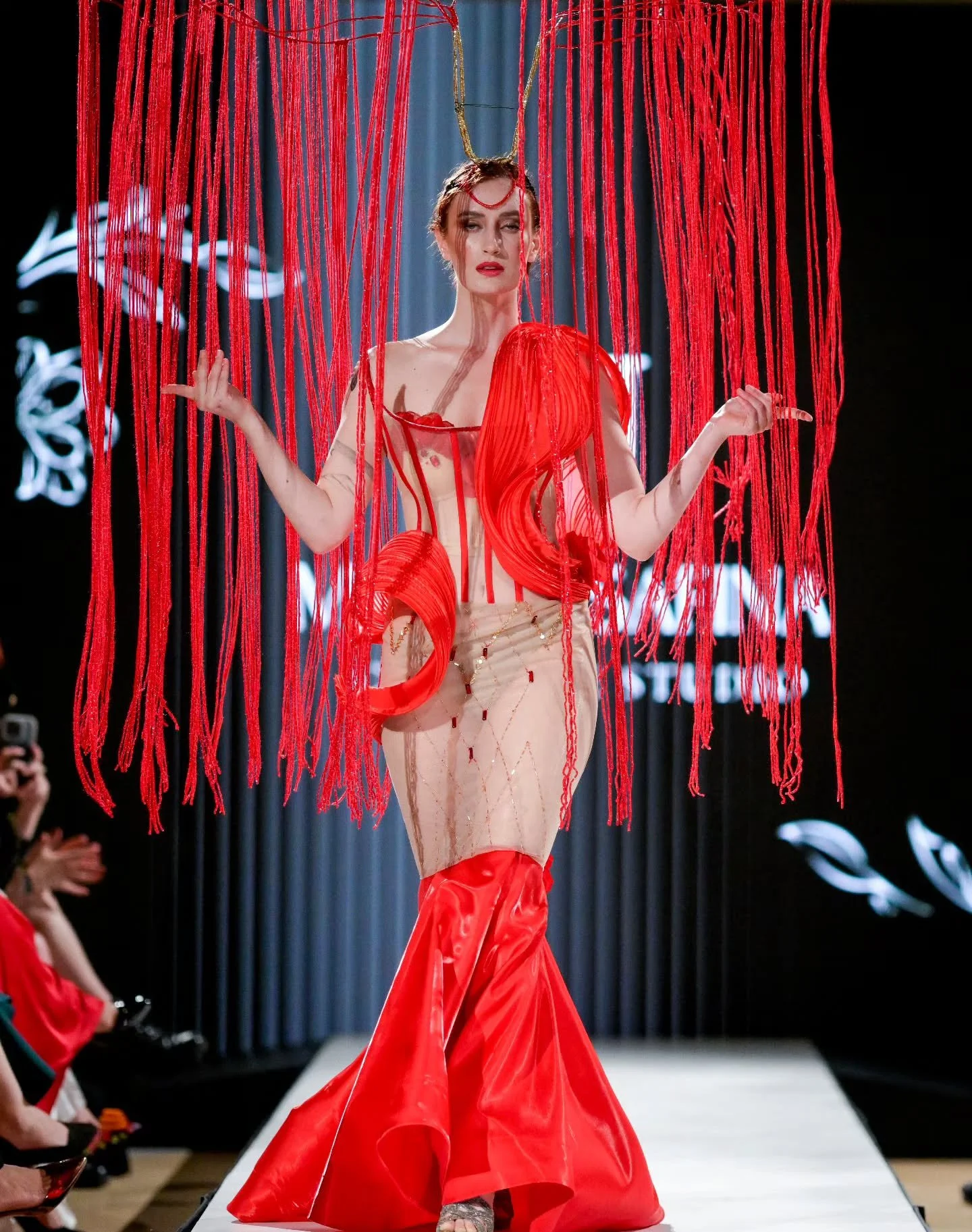 Every look I have ever looked
And maybe some I forgot 🫠
.
.
There is SO much talent out there, oh my god
Also I will keep searching for tags on designers and photographers! Please dm if you shot any of these 🙏🏼
.
#runwaymodel #runwayfashion #runwa