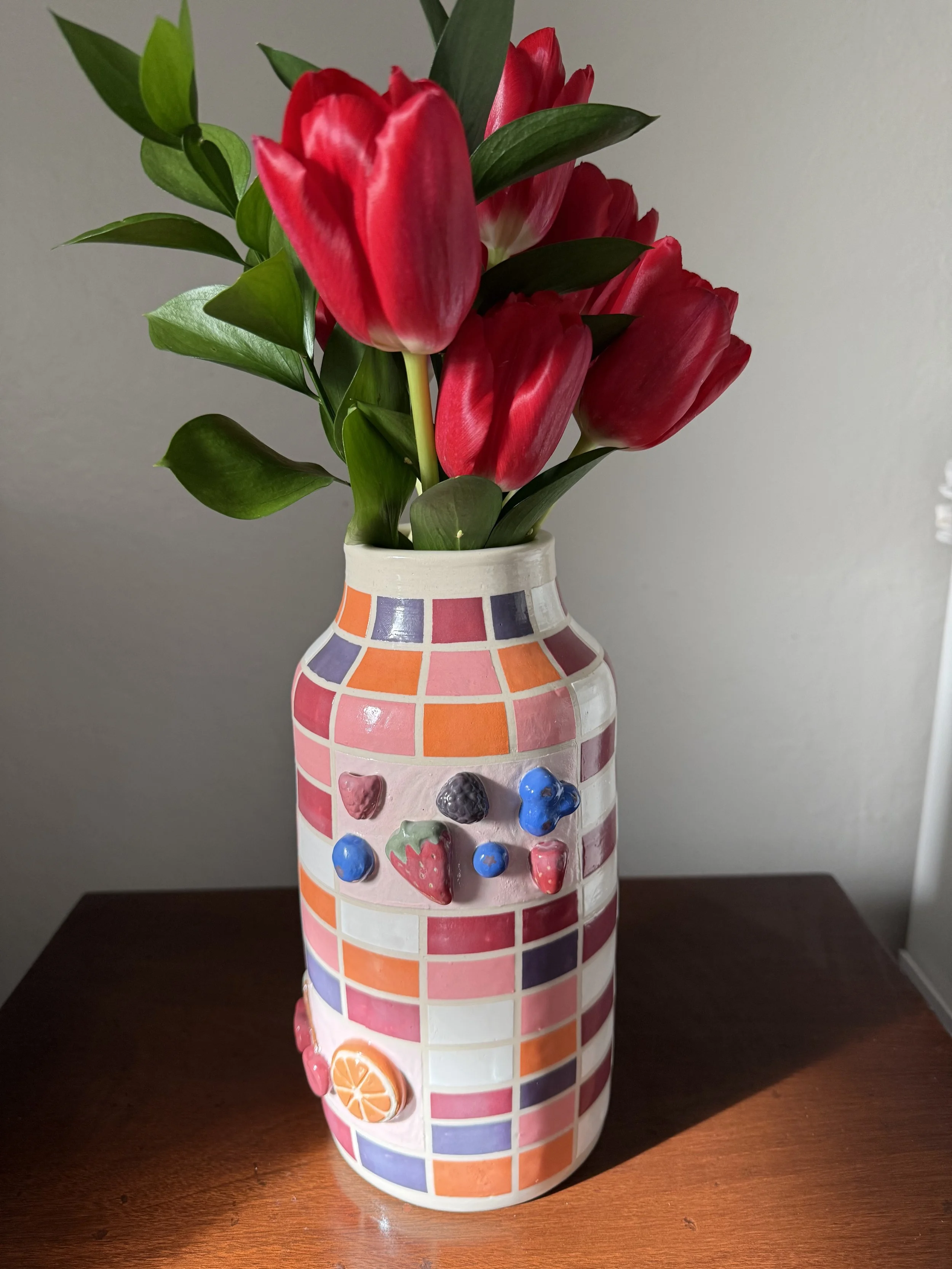 Picnicing vase