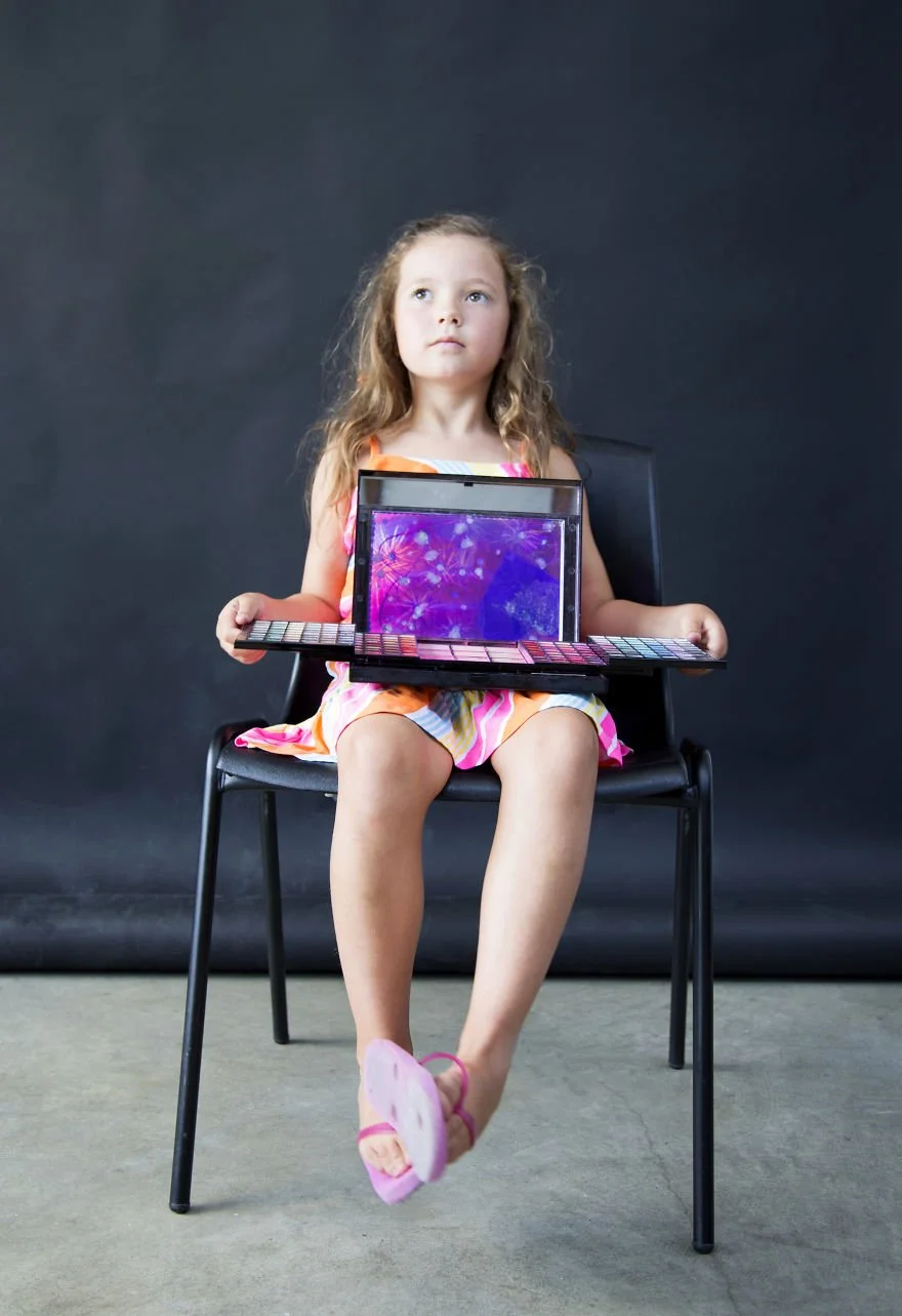 DAUGHTERDOESMYMAKEUP-artist-makes-portraits-to-inspire-a-new-kind-of-beauty__880.jpg