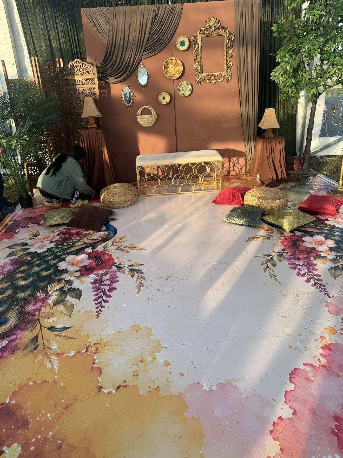 Styled lounge corner with printed floor wrap