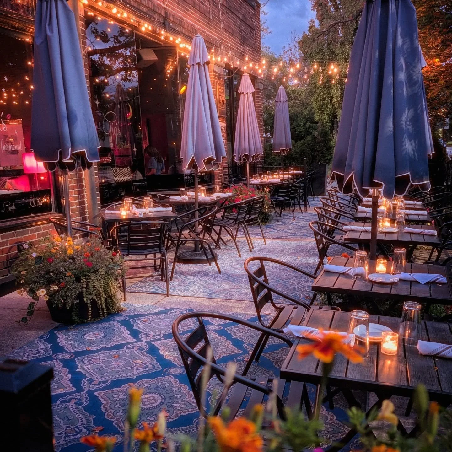 We are so happy the patio is open! And we can't wait for the flowery summer nights yet to come 💖✨🌸