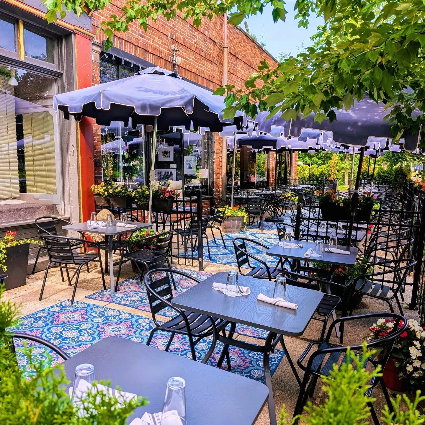 It's finally patio season! 🙌☀️💓
