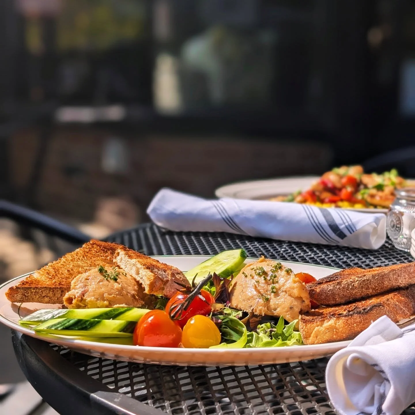 Share this with your friend on the patio tonight! ☀️
Smoked Salmon Belly Pate with mascarpone, rosemary, cherry bomb tomato confit, artisan toast, fresh cucumber