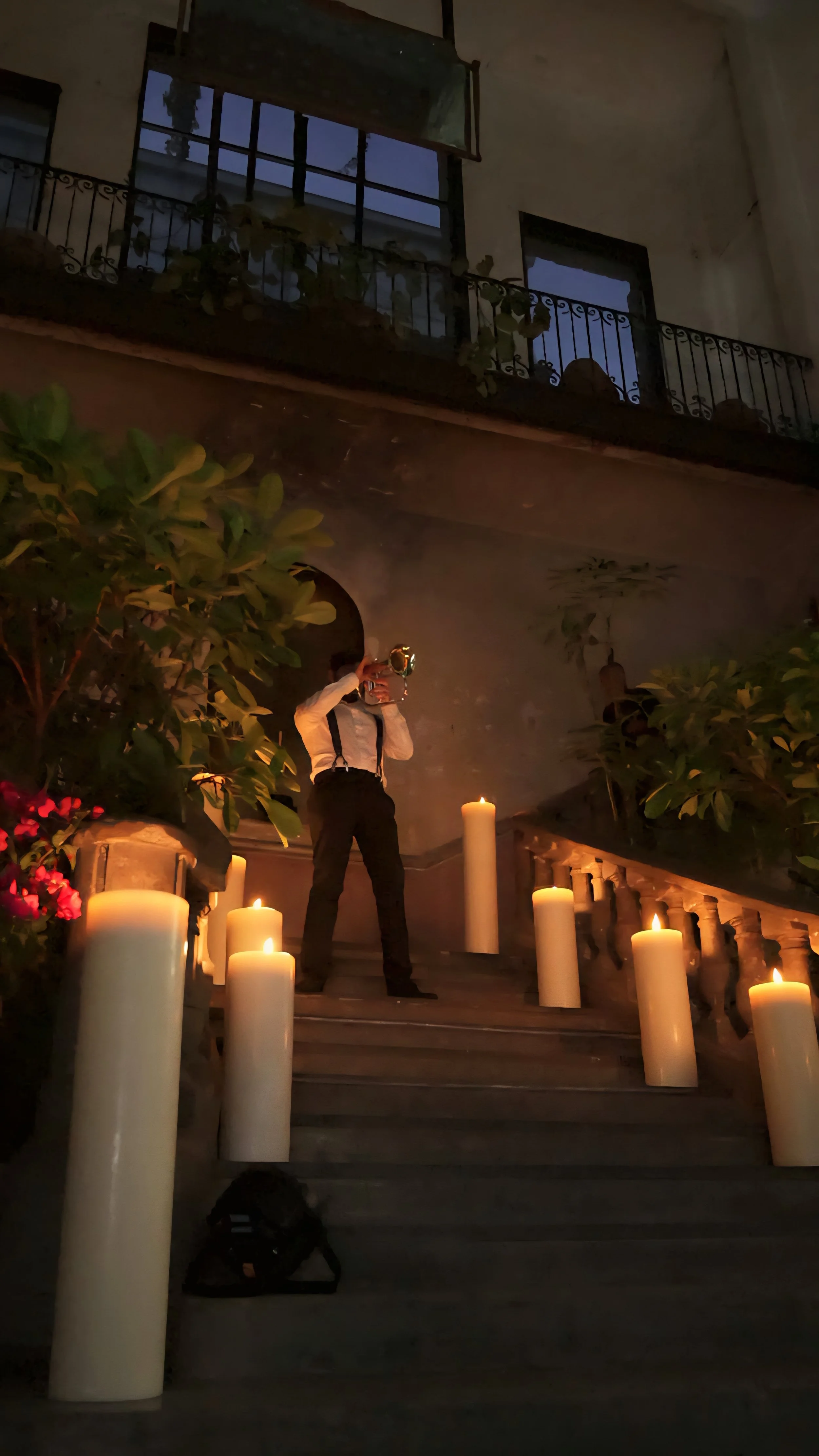 Candlelight wedding atmosphere at Prim 30 in Mexico City with live trumpet performance creating a cinematic luxury wedding moment