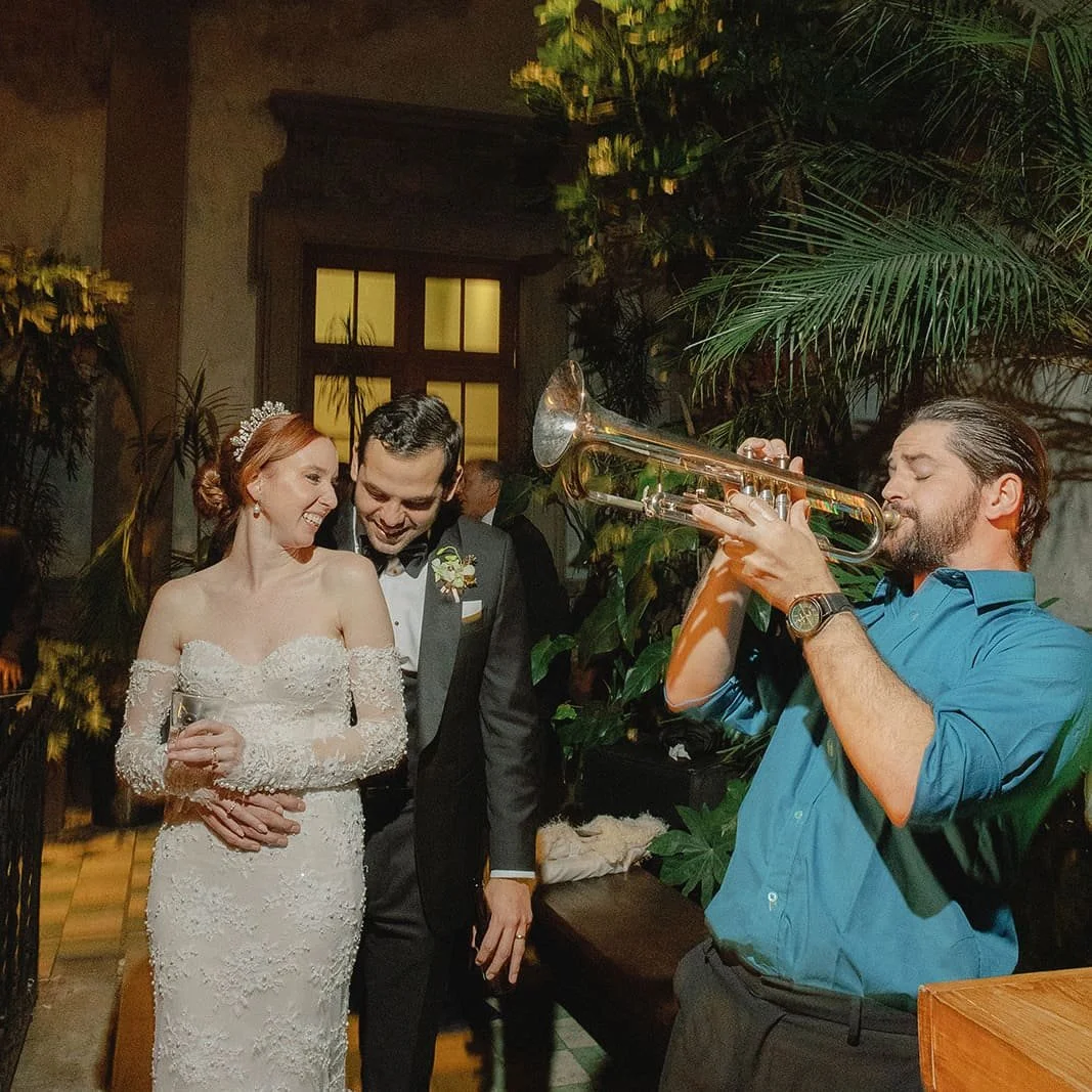 HAVANA NICE Wedding band during a luxury cocktail hour at prim, CDMX 