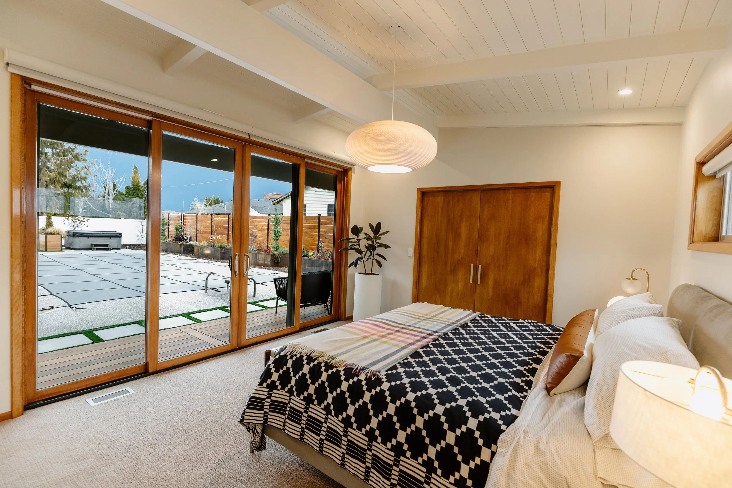 Bedroom in home addition built by Butler Brothers Construction in Wenatchee, WA
