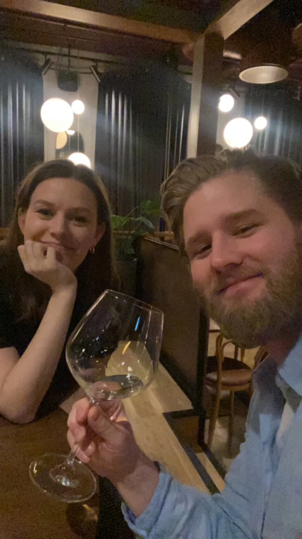 En flaske vin på byen - 600 kr