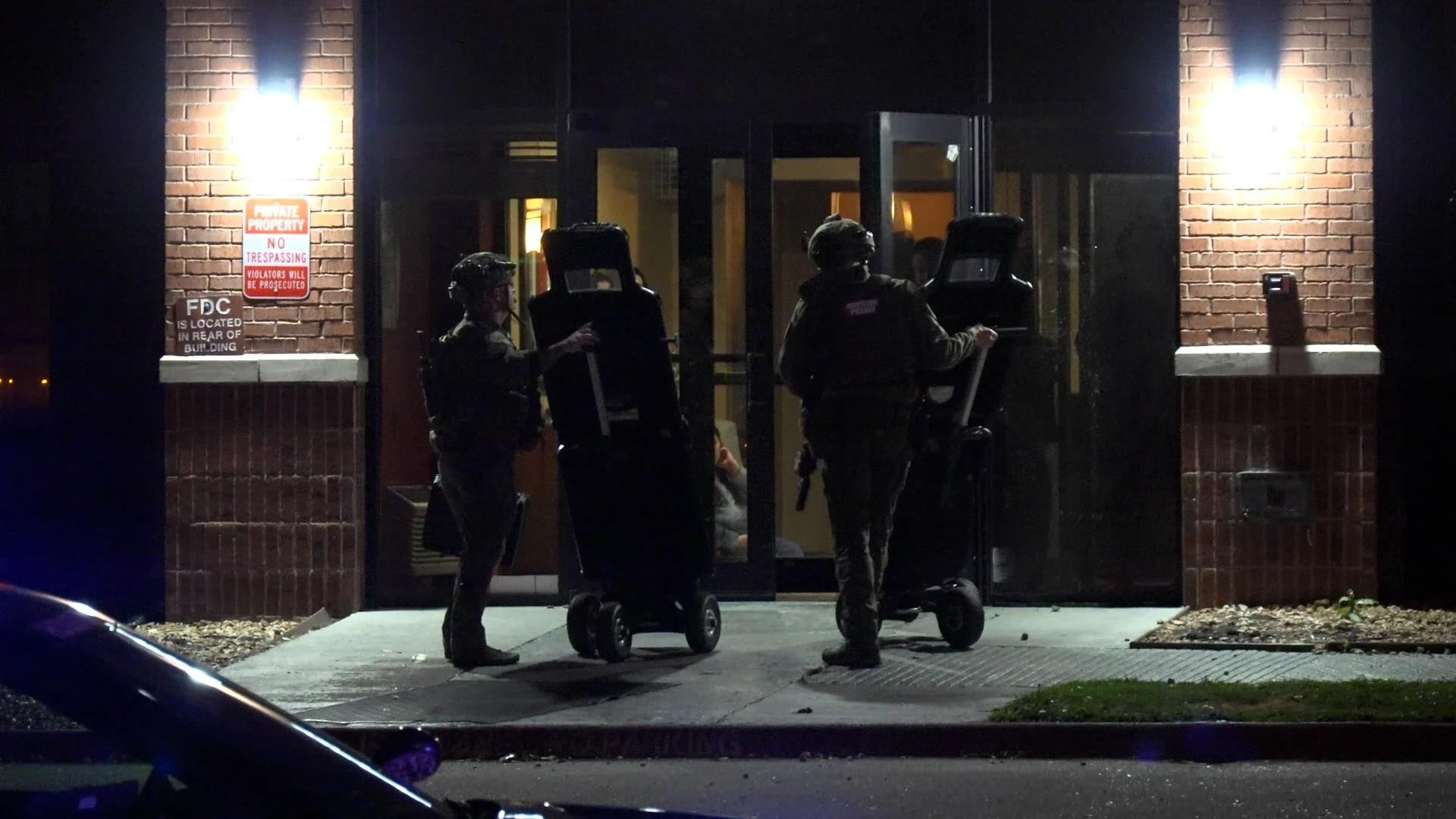 SWAT called after smoke fills north Houston hotel room, man peacefully taken into custody