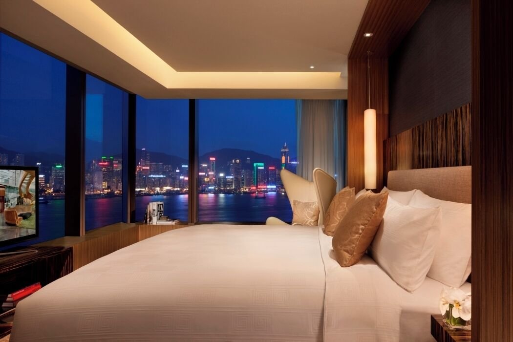 Hong Kong hotel in Kowloon with View of Victoria Harbor