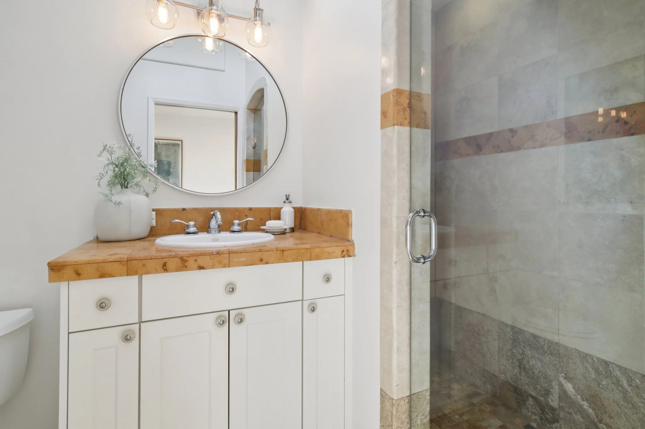 26-web-or-mls-Barron Ave-S0702-026.jpg