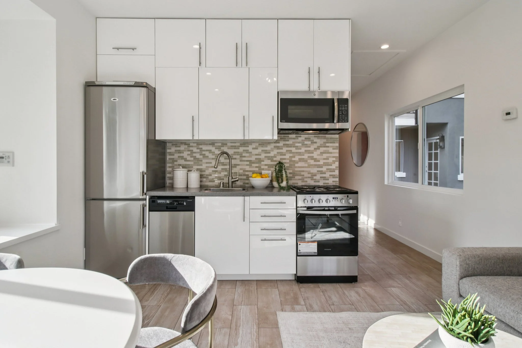 50-web-or-mls-Barron Ave-S0702-050.jpg