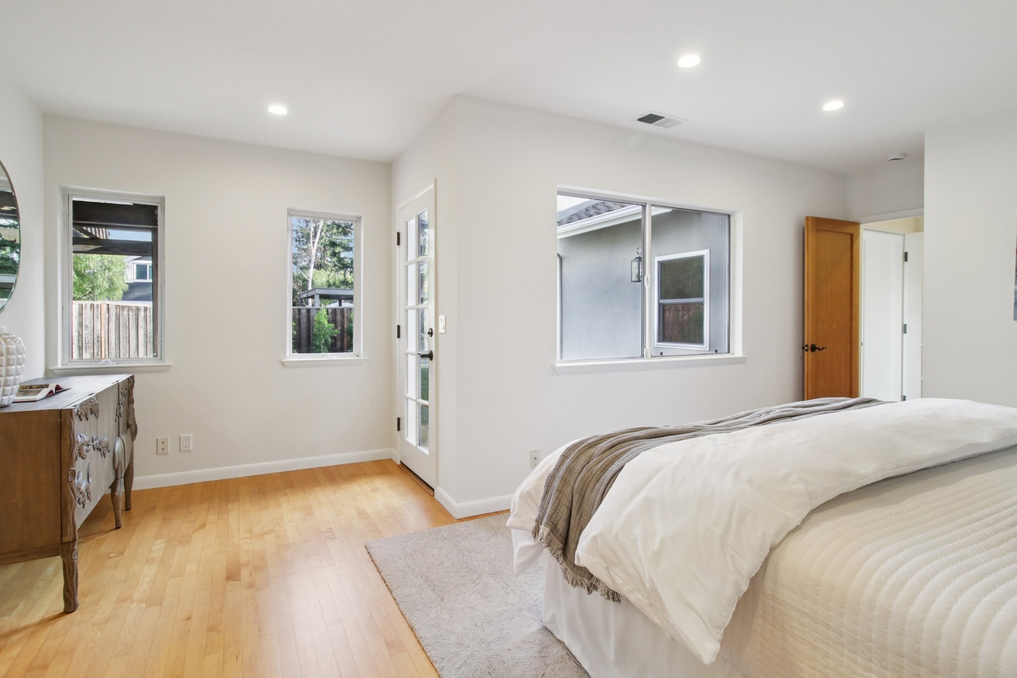 38-web-or-mls-Barron Ave-S0702-038.jpg