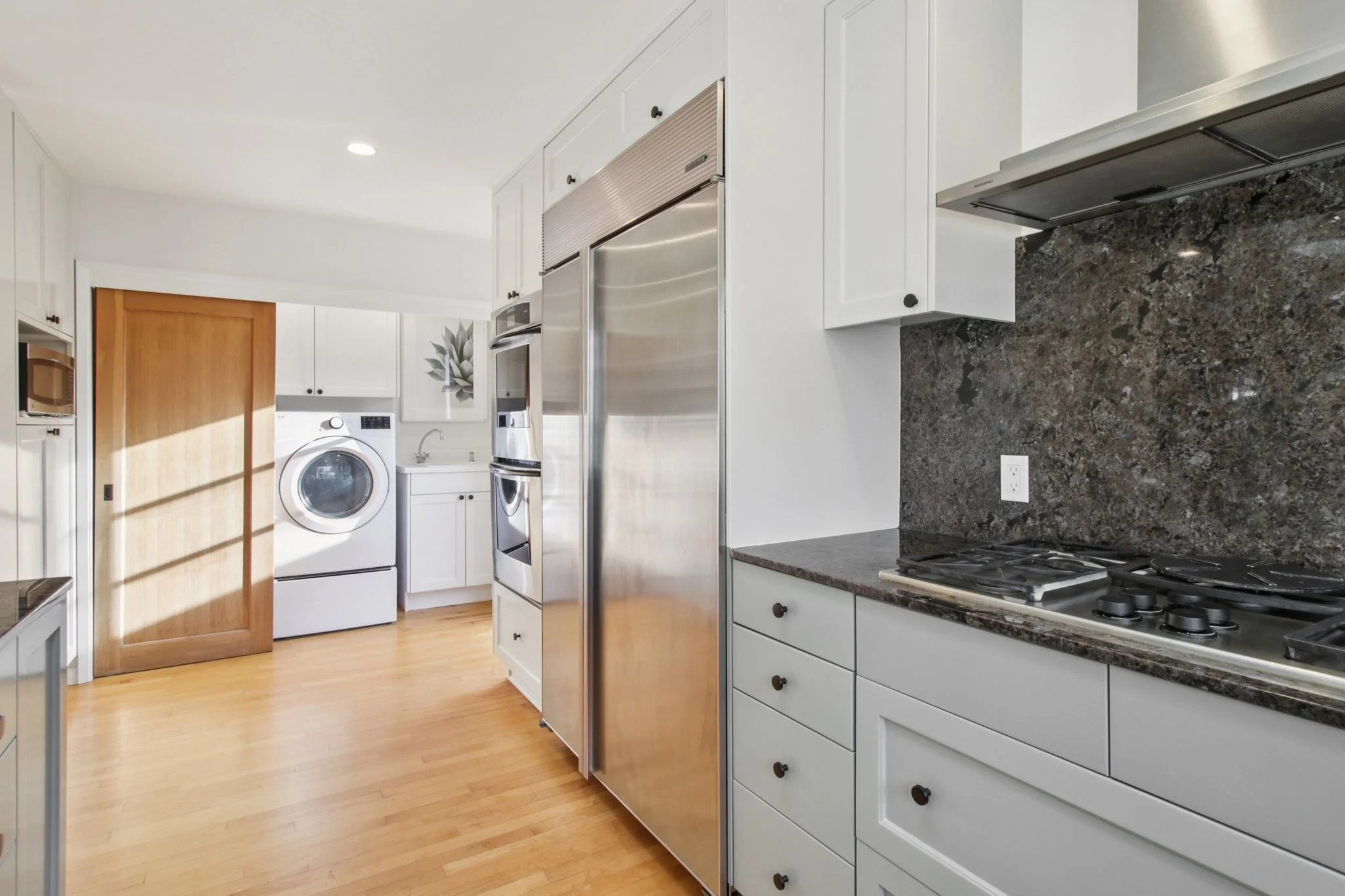 25-web-or-mls-Barron Ave-S0702-025.jpg