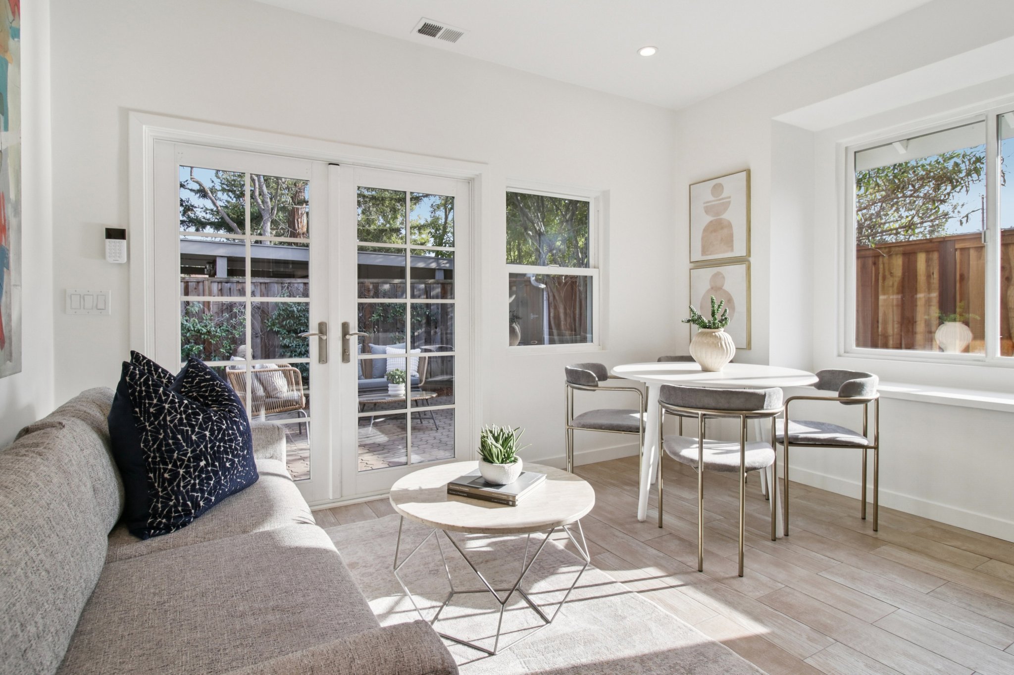 46-web-or-mls-Barron Ave-S0702-046.jpg