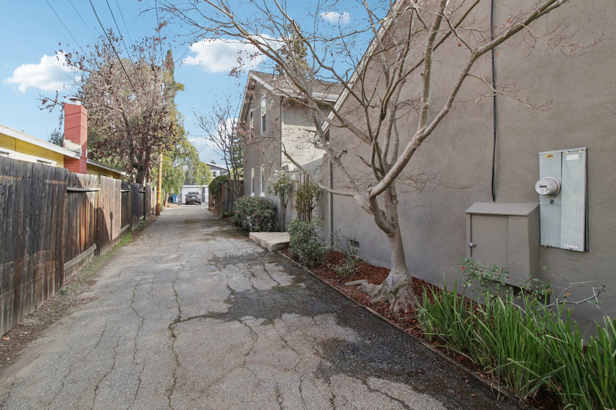 4-web-or-mls-Barron Ave-S0702-004.jpg