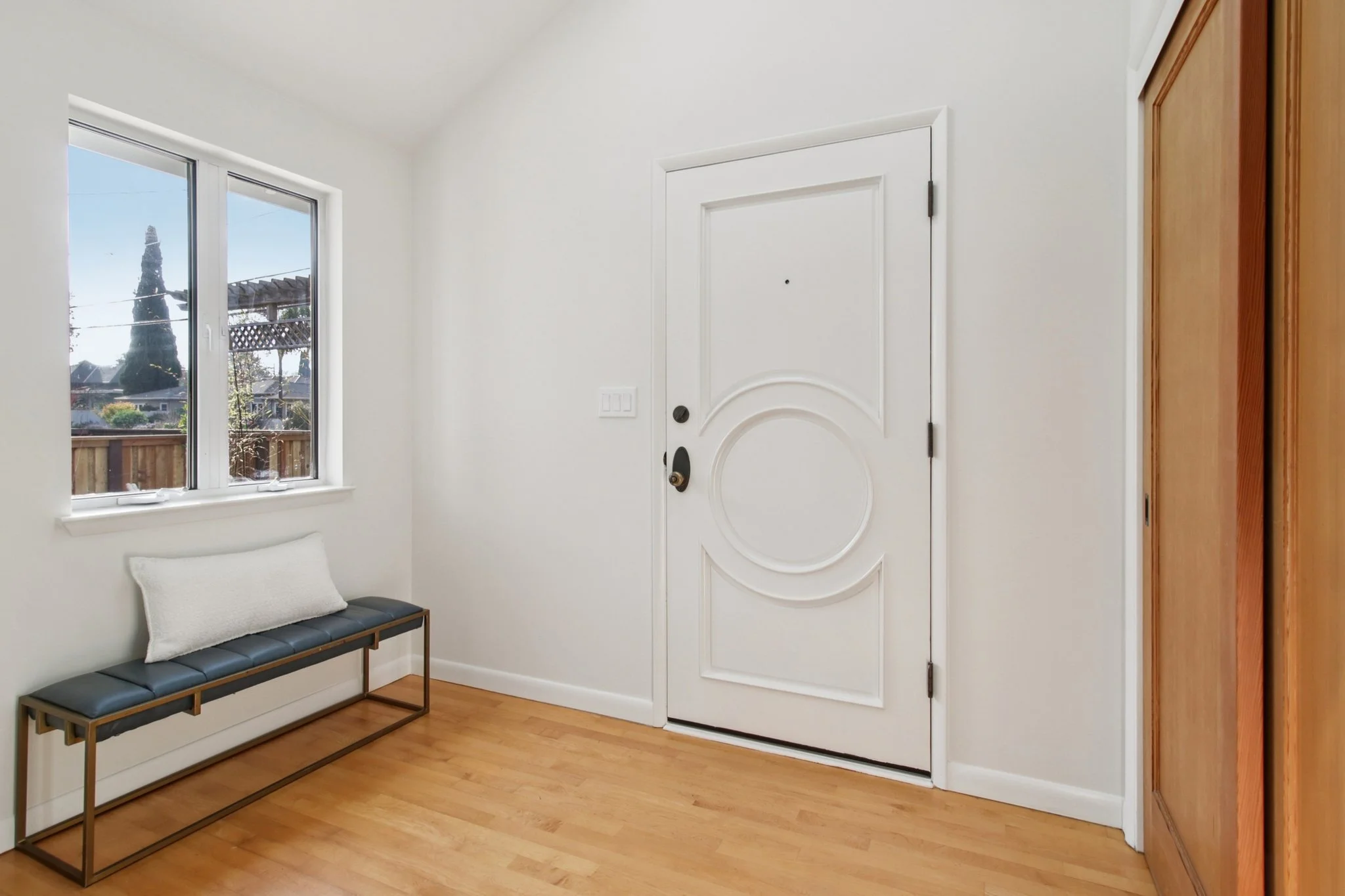 52-web-or-mls-Barron Ave-S0702-052.jpg