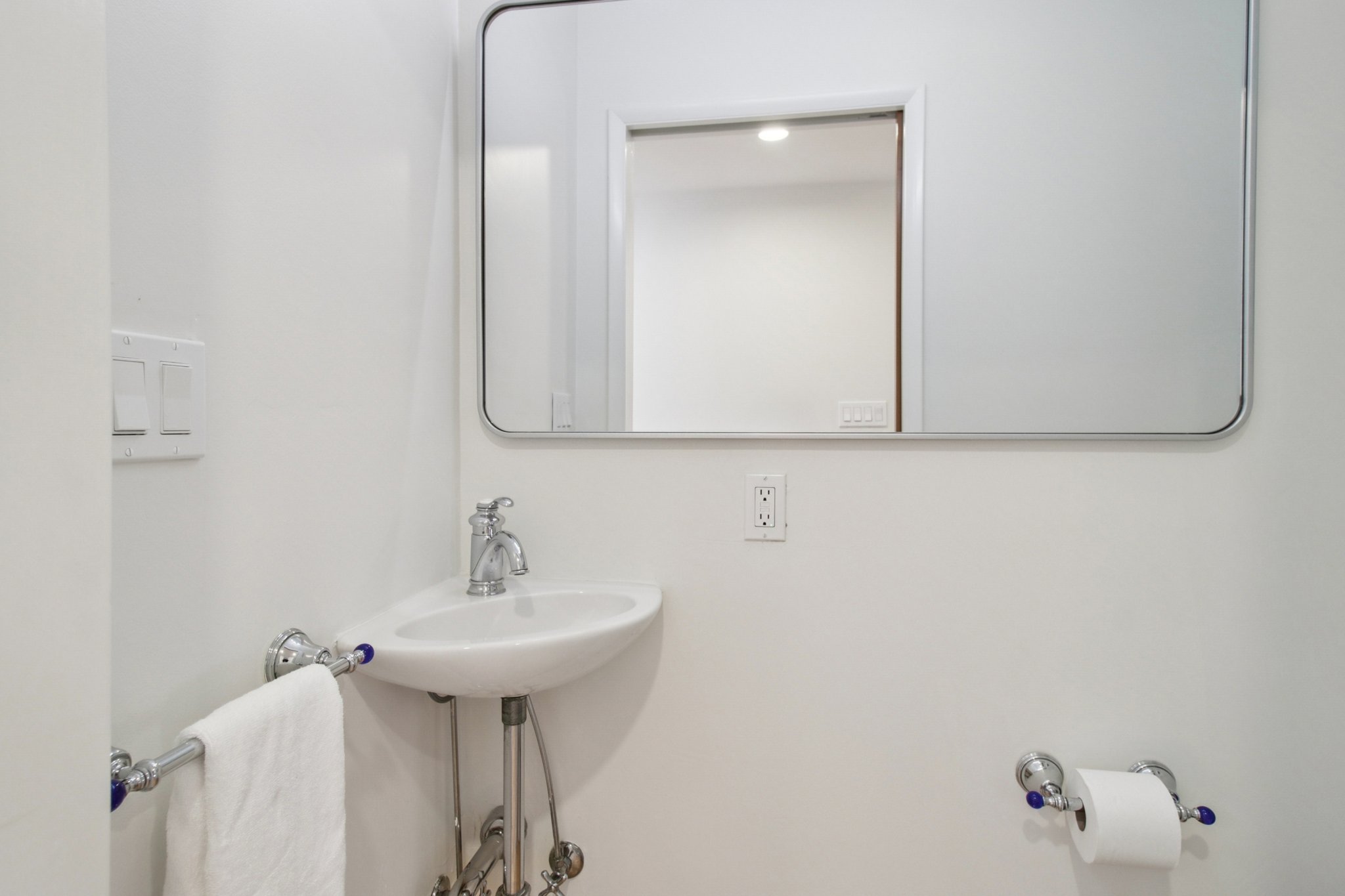 31-web-or-mls-Barron Ave-S0702-031.jpg