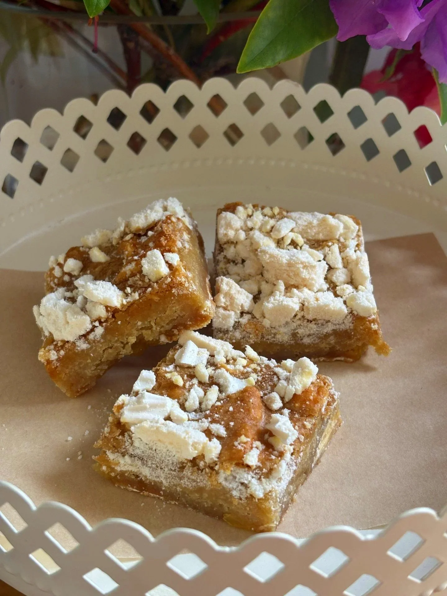 LEMON+MERINGUE+BLONDIE+HATHREN1.jpg (Copy)
