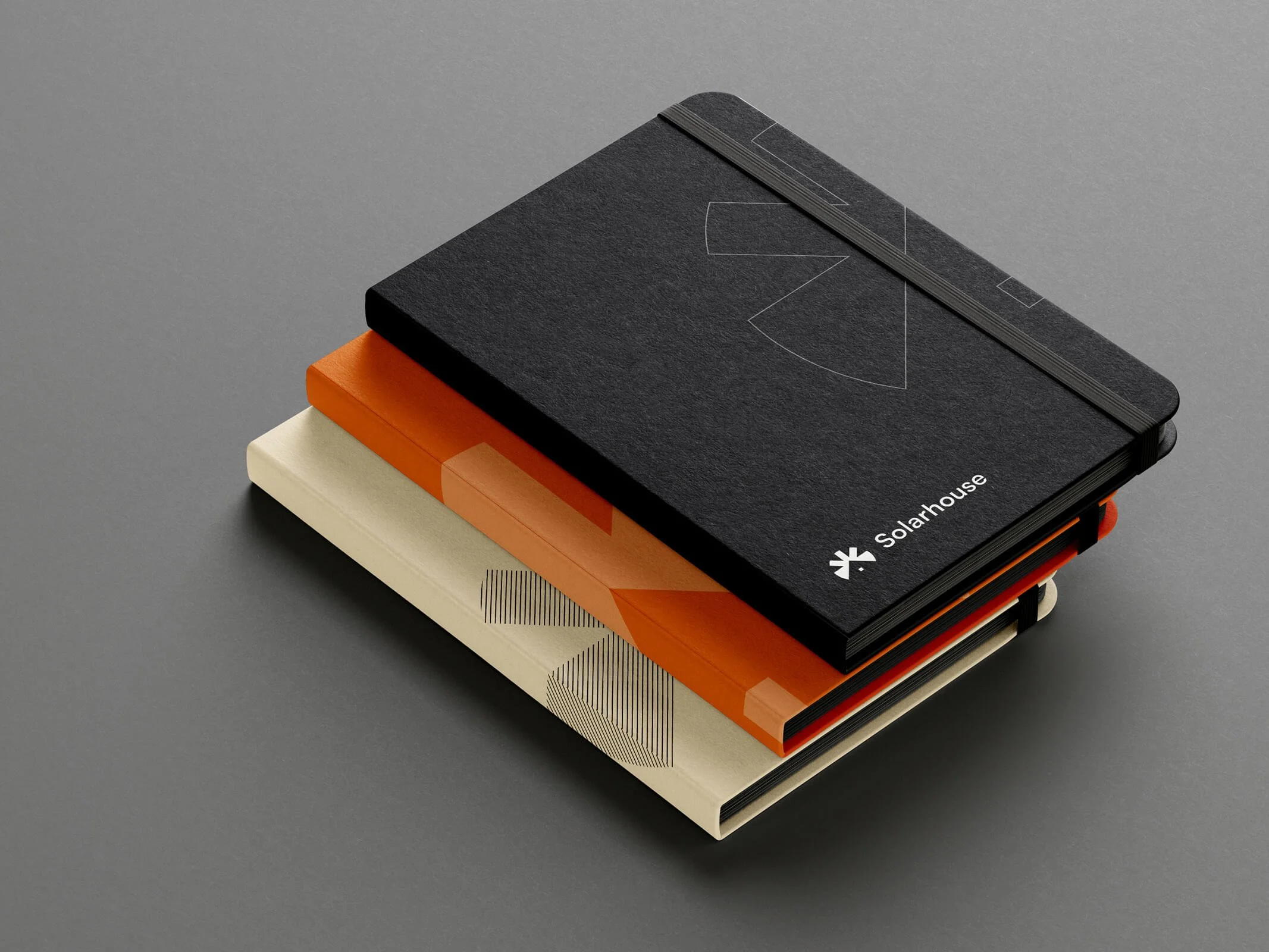 Notesy na šedém pozadí