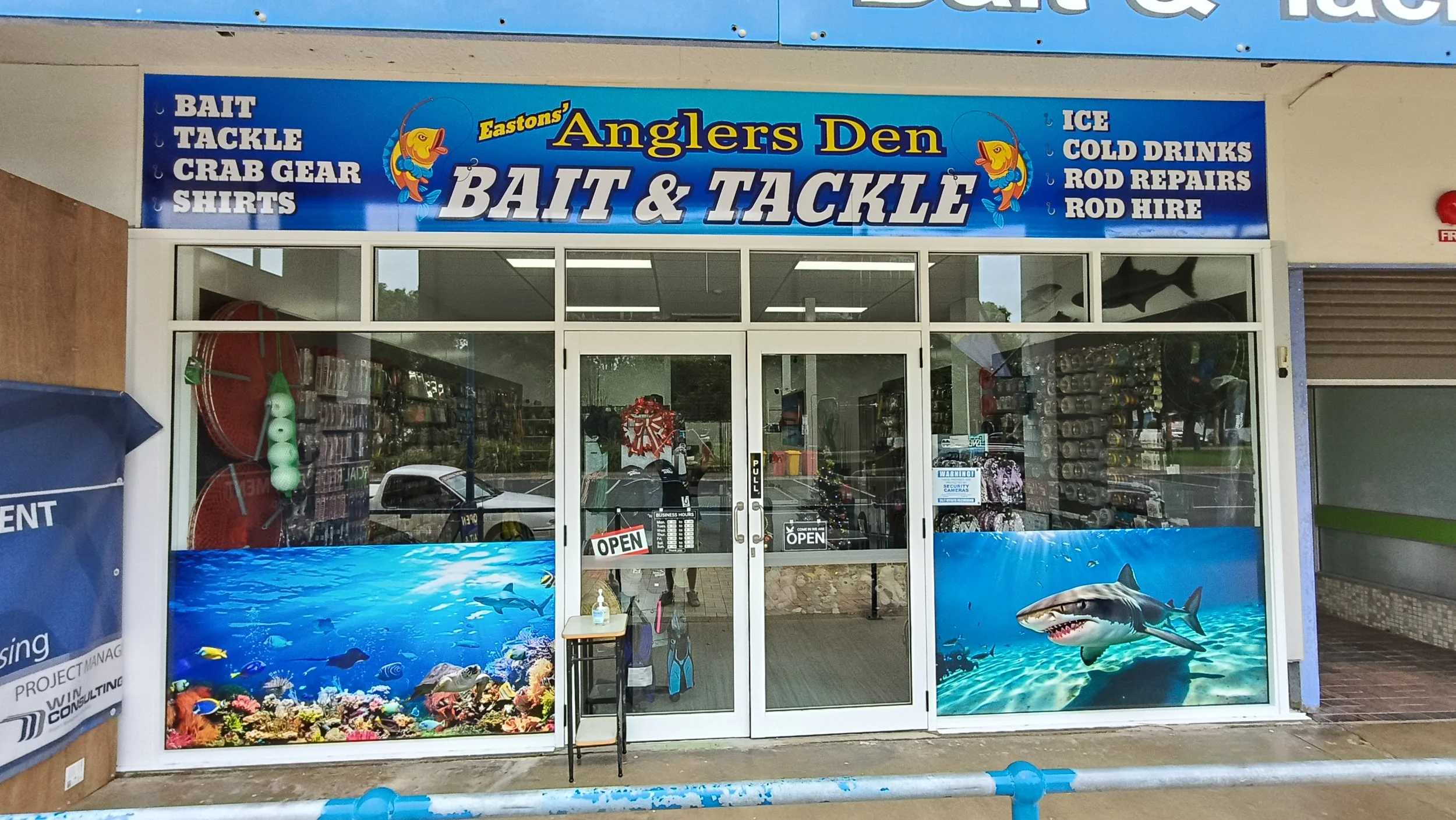 SIGNS ON SHOP FRONT NEAR URANAGAN PIER DIGITAL PRINTED FASCIA