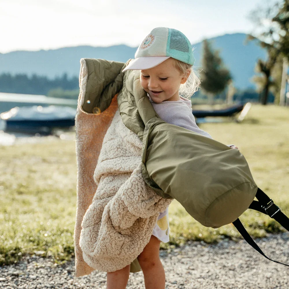 UNFOLD-Kuscheldecke-Kinder-Hund_1.webp