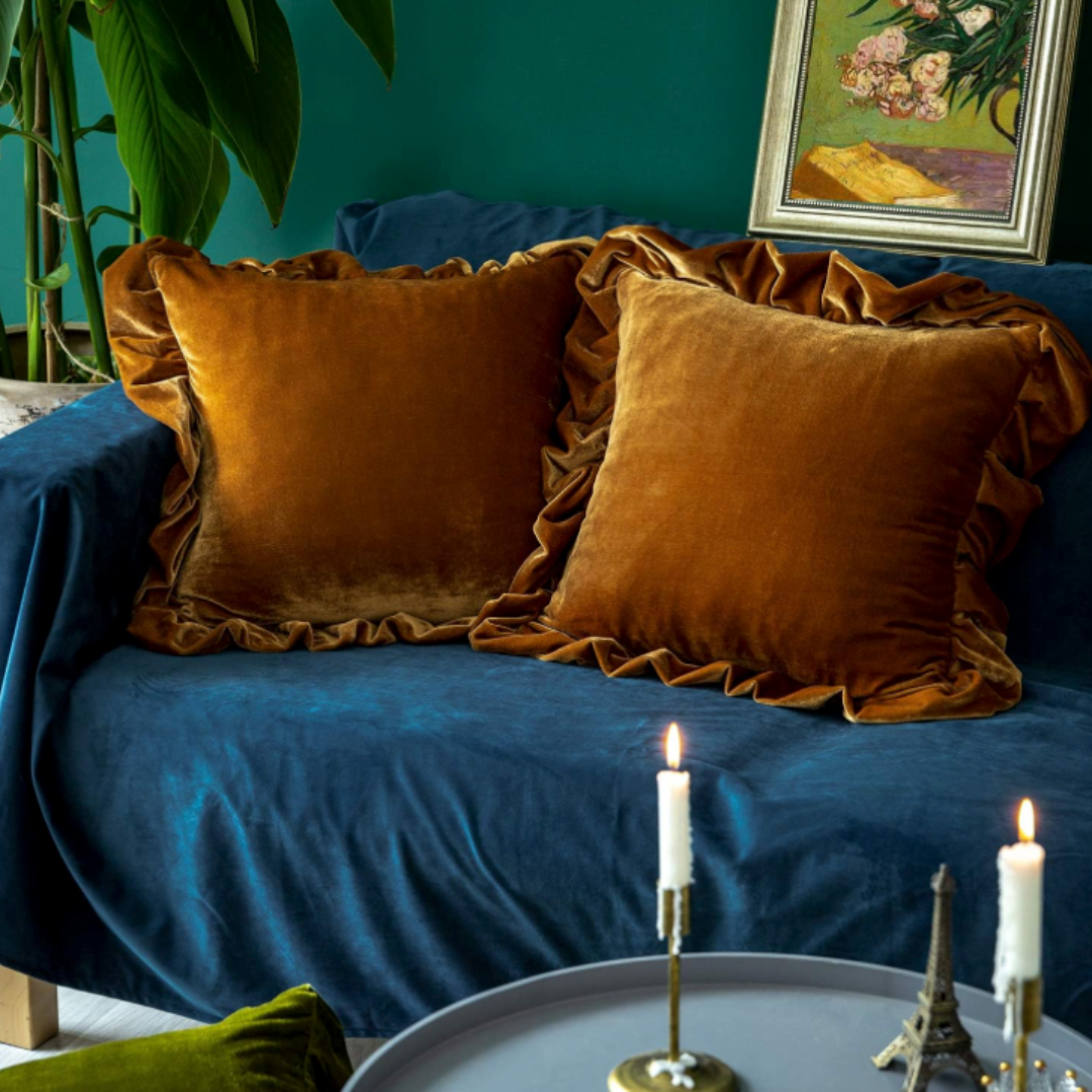 6_Dark Academia Fall Decor Ideas.png