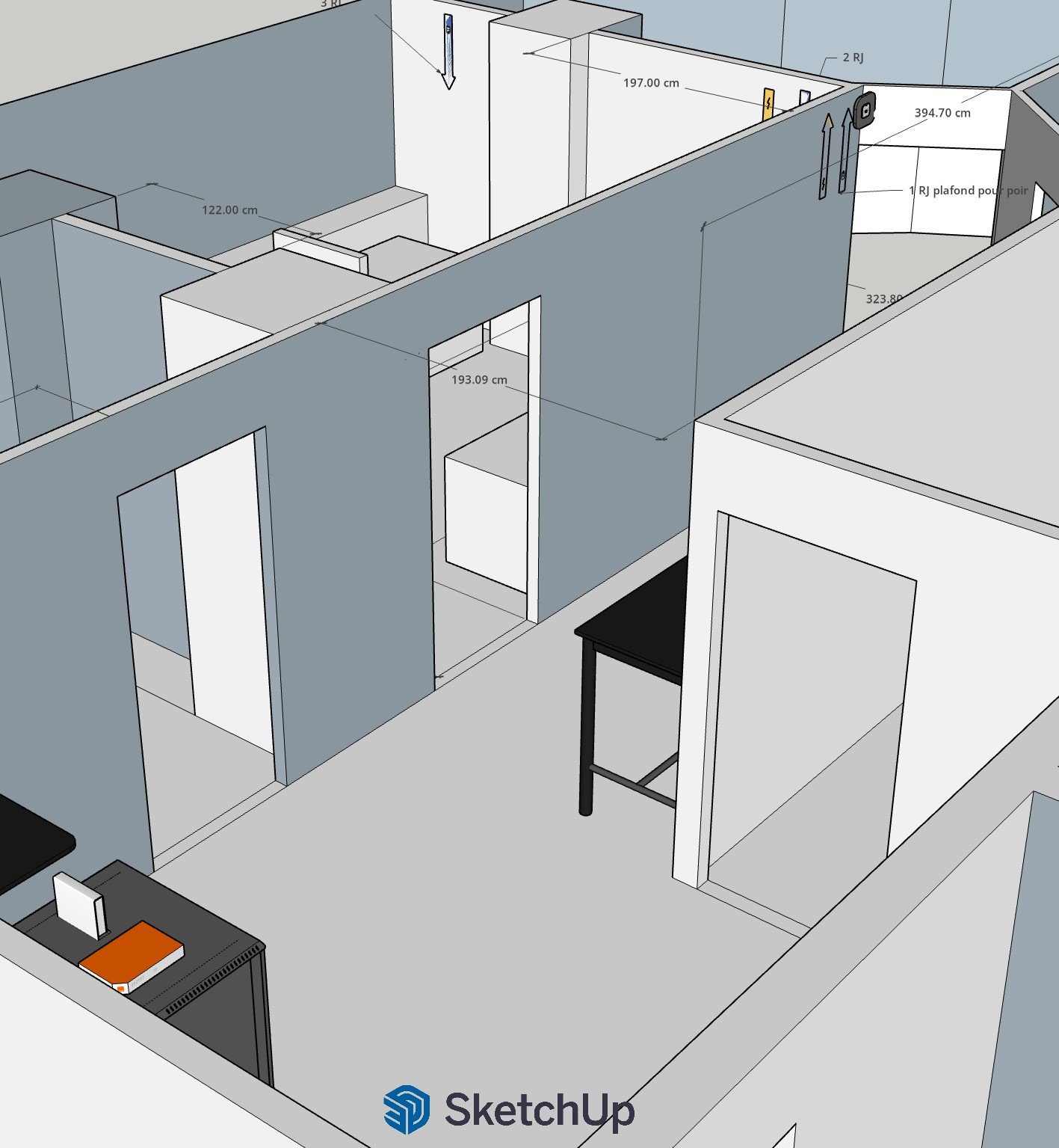Plan d'aménagement intérieur de pièce avec murs, porte, et meubles, comprenant une étagère, un bureau haut, et un meuble noir, avec dimensions indiquées en centimètres.