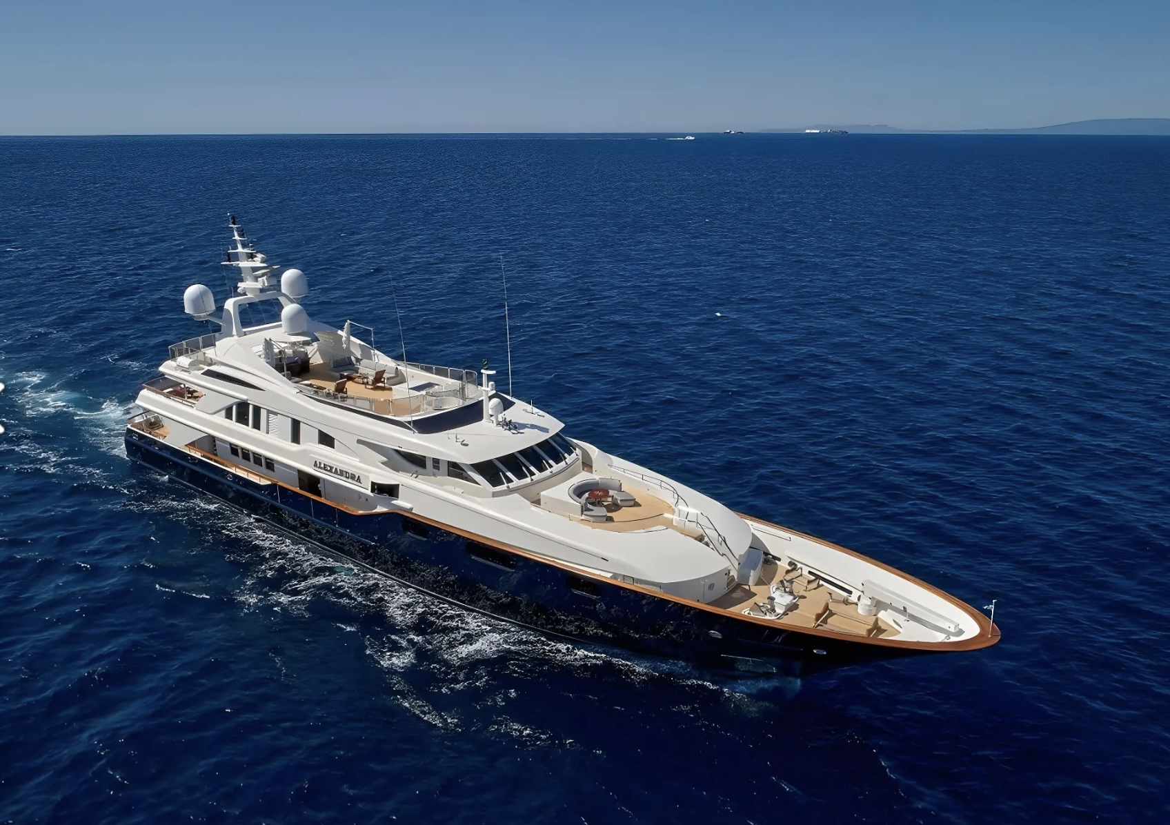 Alexandra | 12 guests | 50m