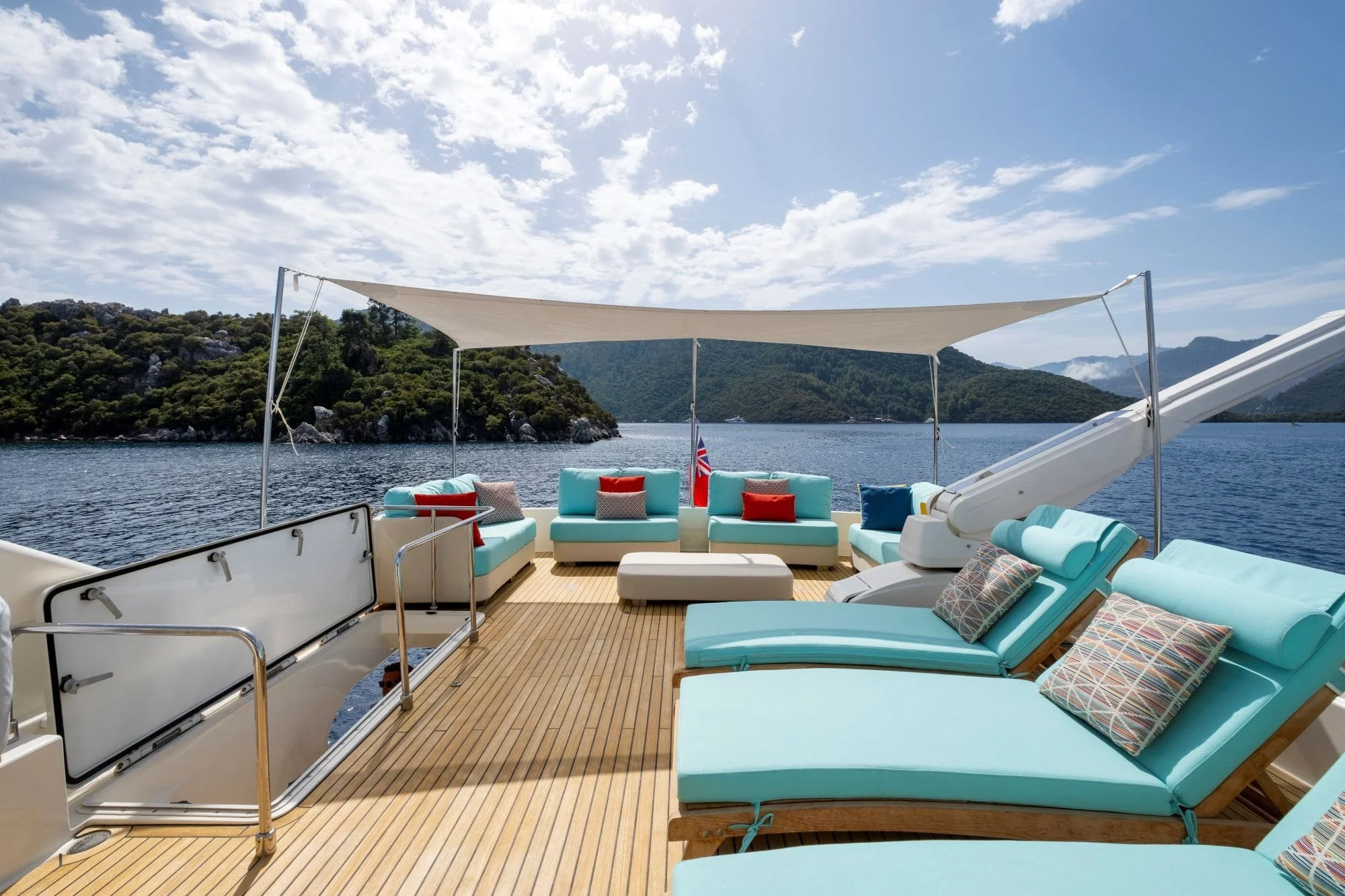 Astarte-Ferretti-motor-yacht-sundeck-valef-yachts (22)-min.jpg