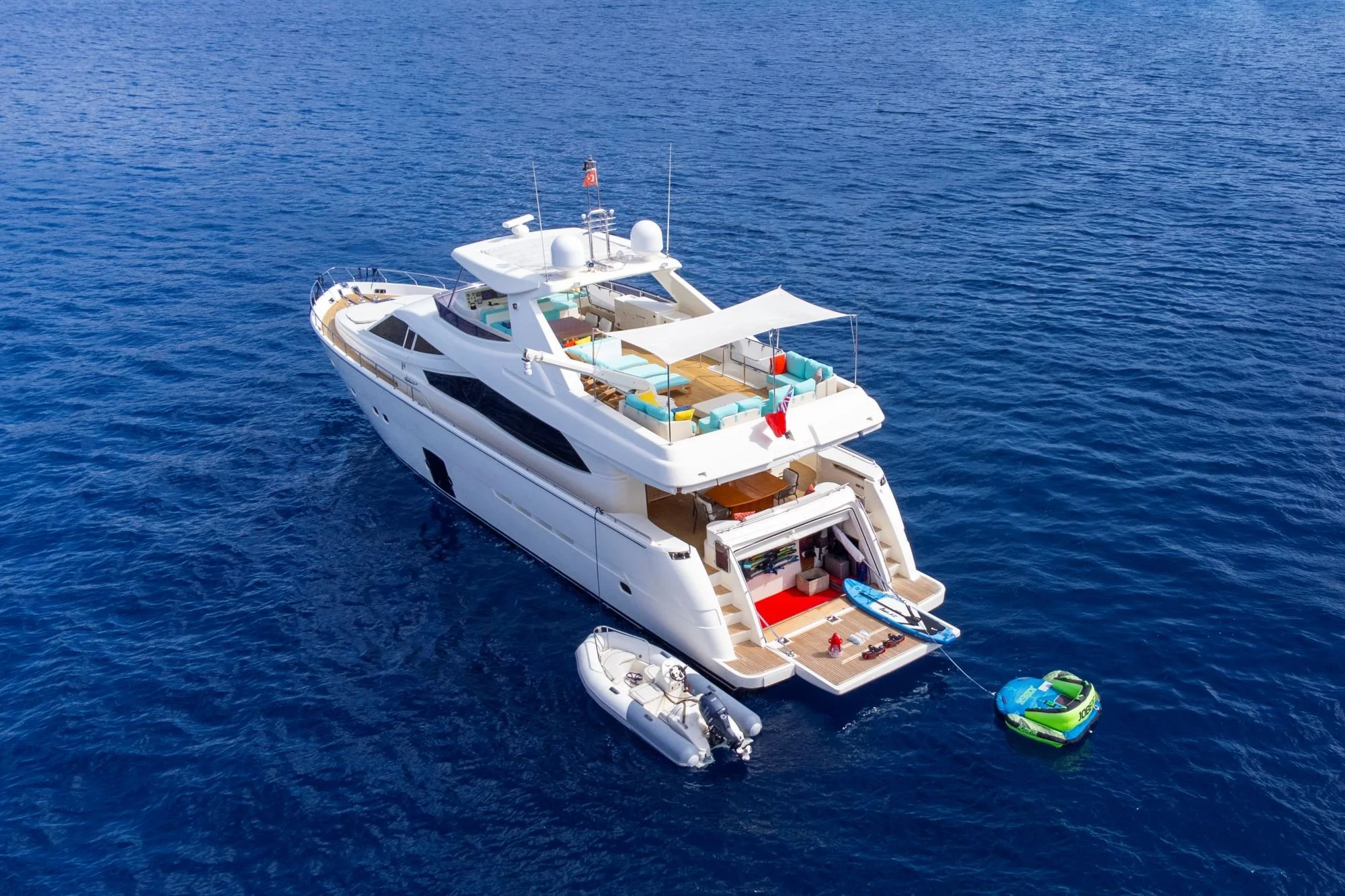 Astarte-Ferretti-motor-yacht-profiles-valef-yachts (13)-min.jpg