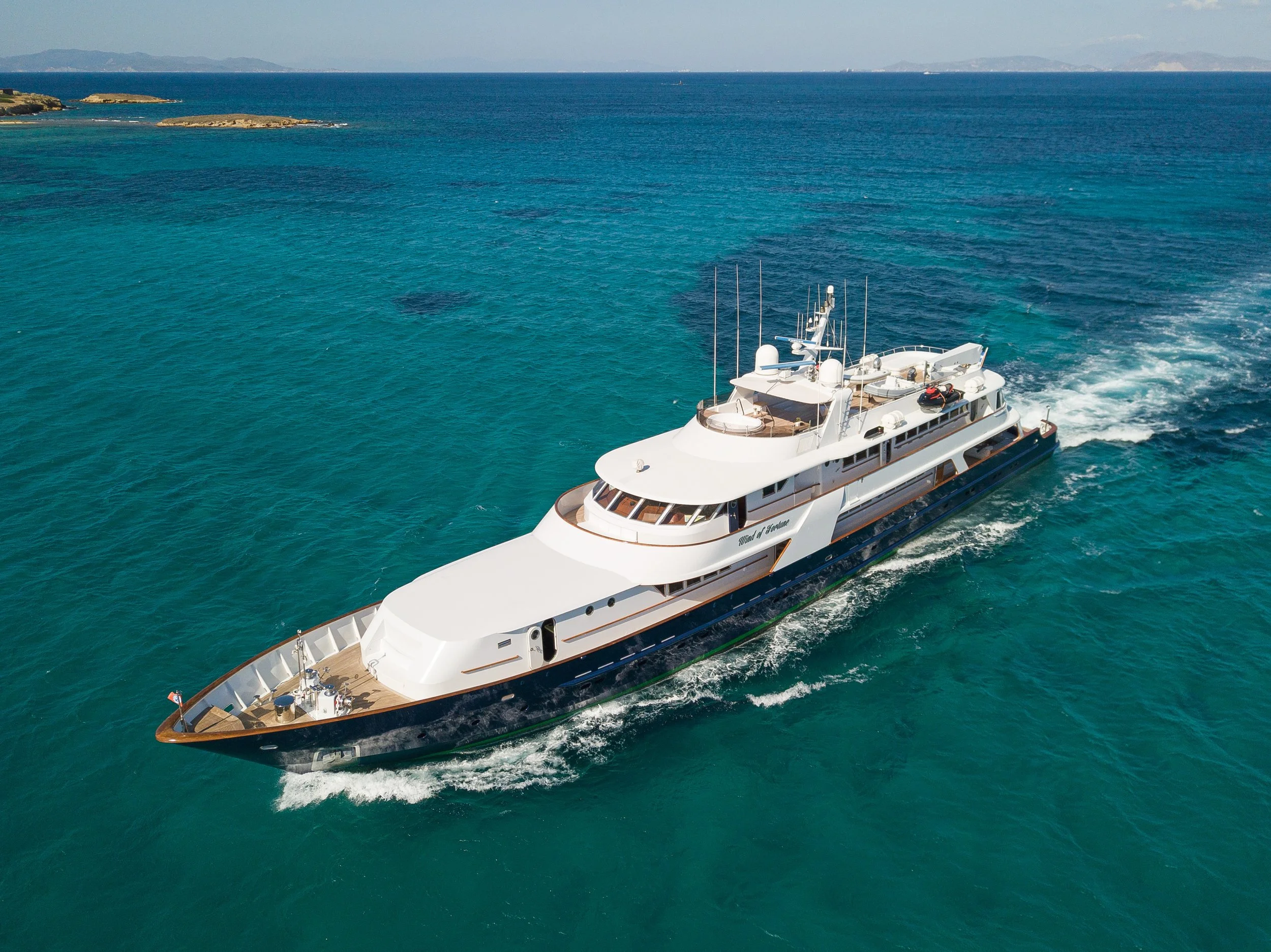 Wind of Fortune | 16 guests | 53m