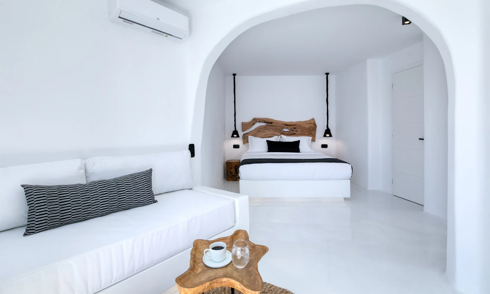 BLACK PEARL (22).jpg