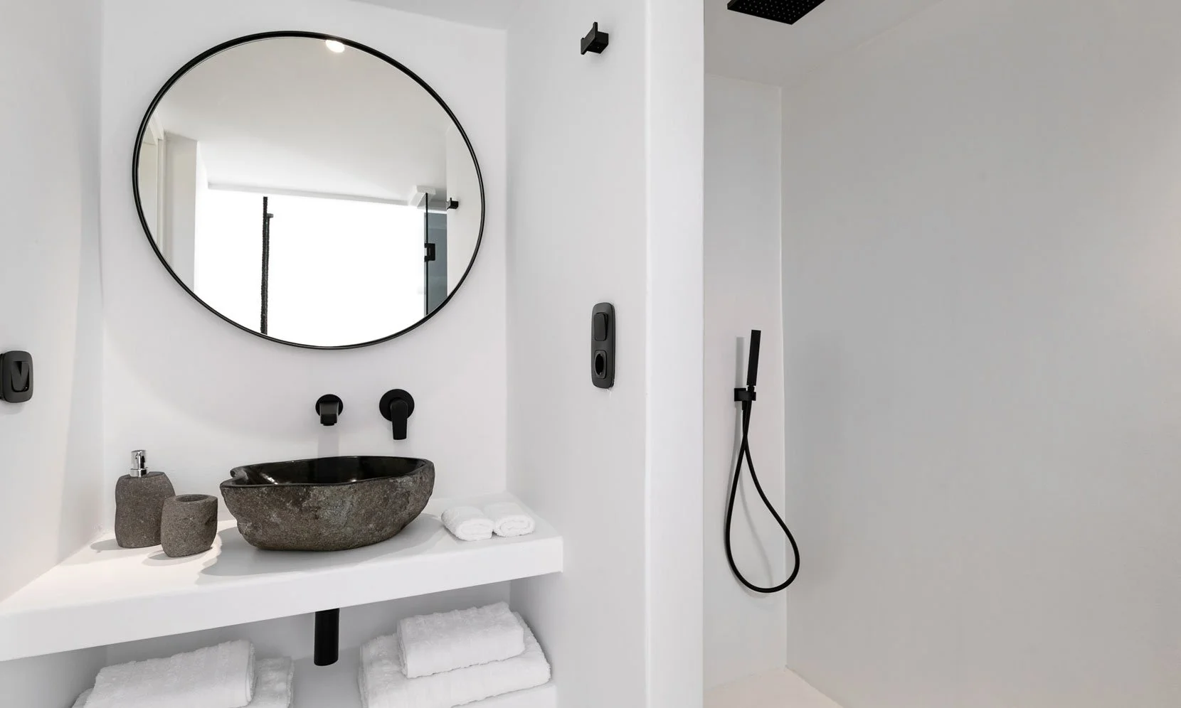 BLACK PEARL (38).jpg