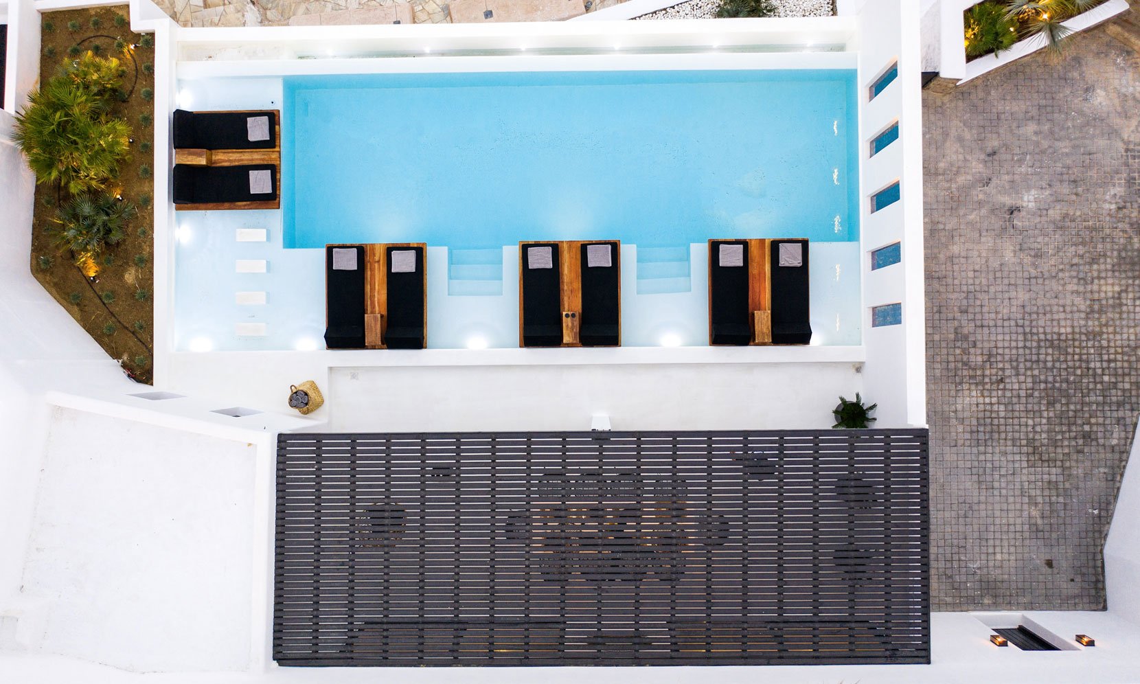 BLACK PEARL (64).jpg