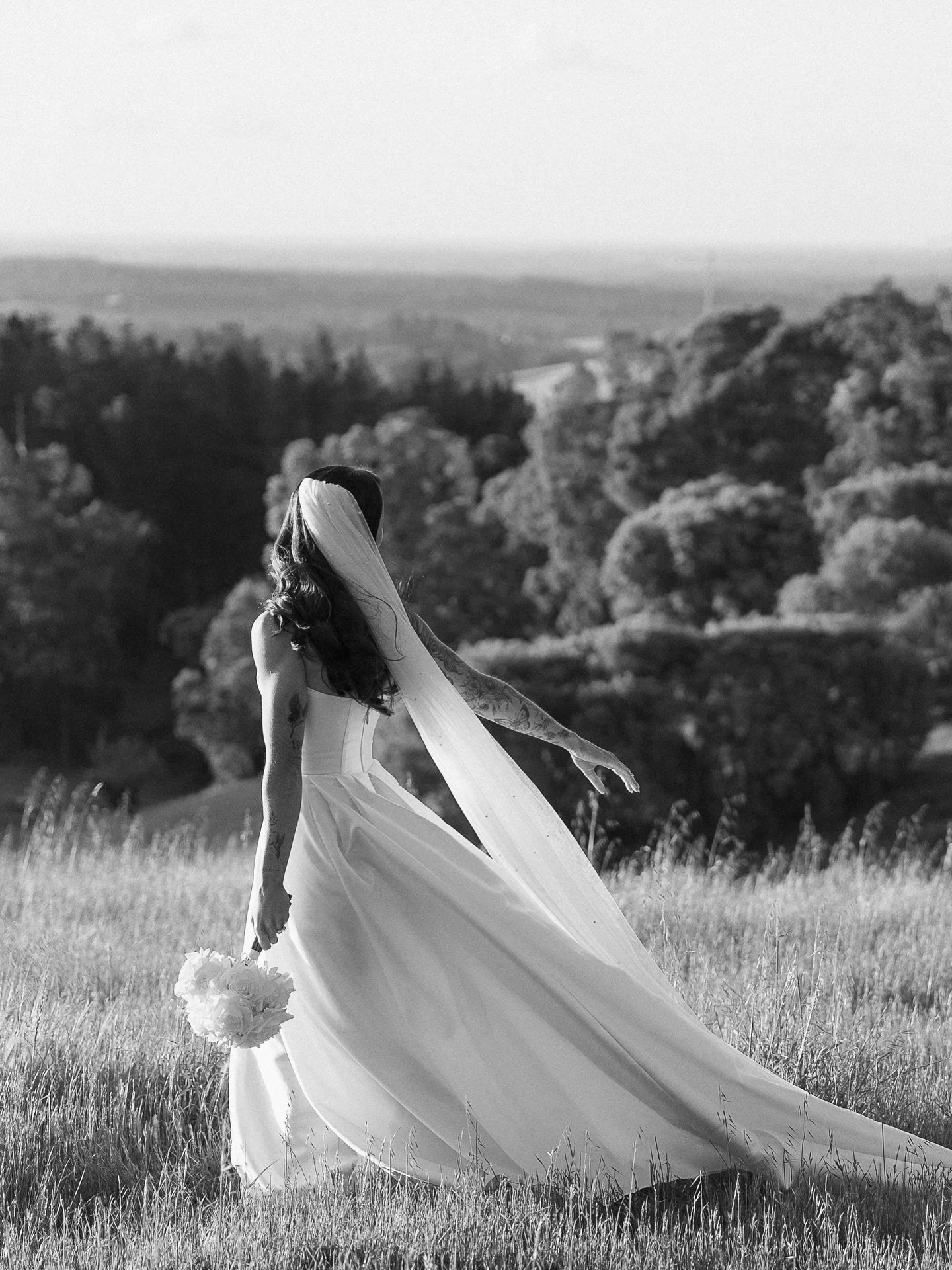 Movement, light, and a little bit of wind.

Sometimes the most beautiful moments are the ones that happen when no one is trying too hard

#perthweddingphotographer #australianweddingphotographer