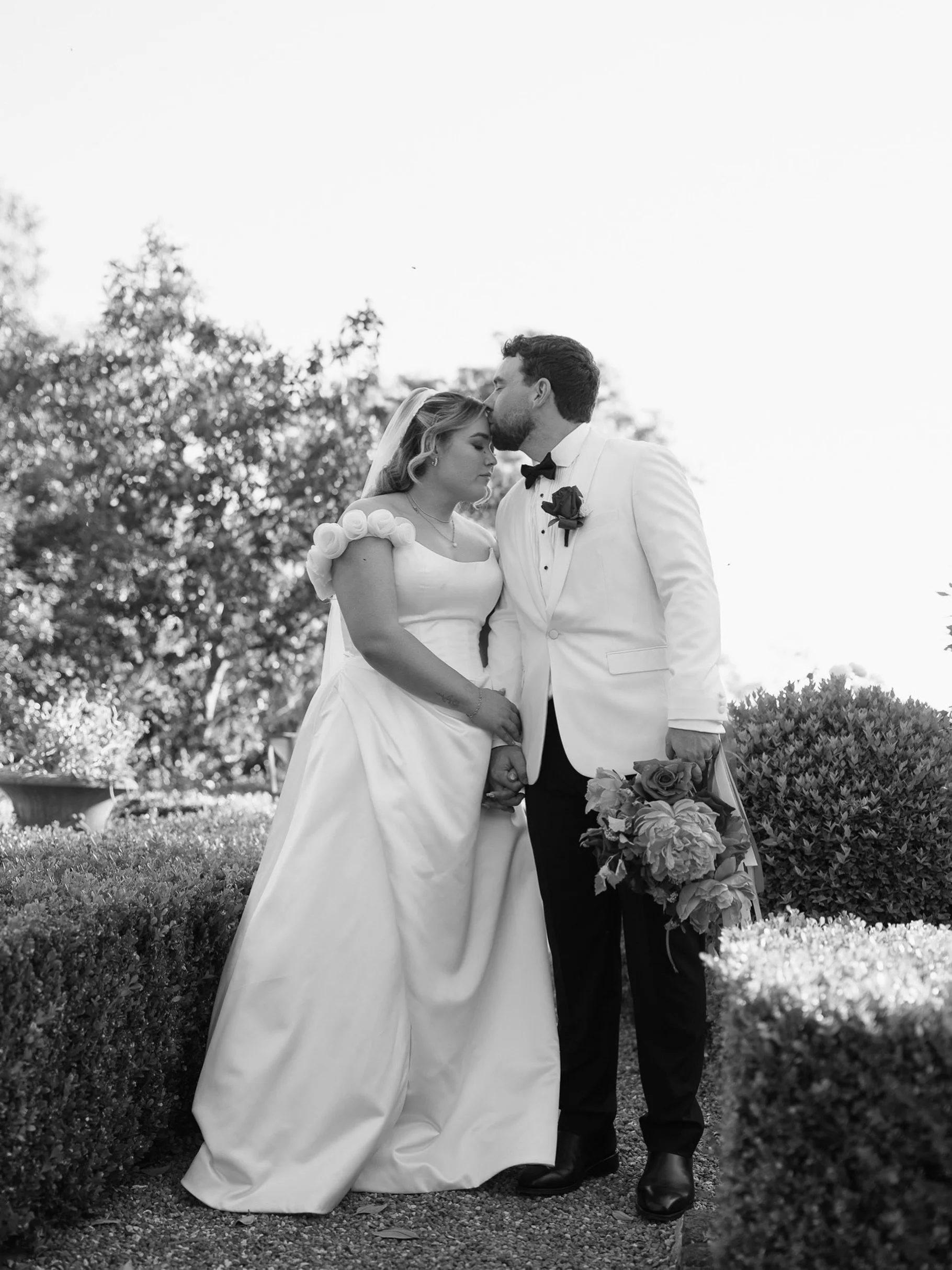 A black and white moment for Laine &amp; Grant 

-

#perthweddingphotographer #australianweddingphotographer