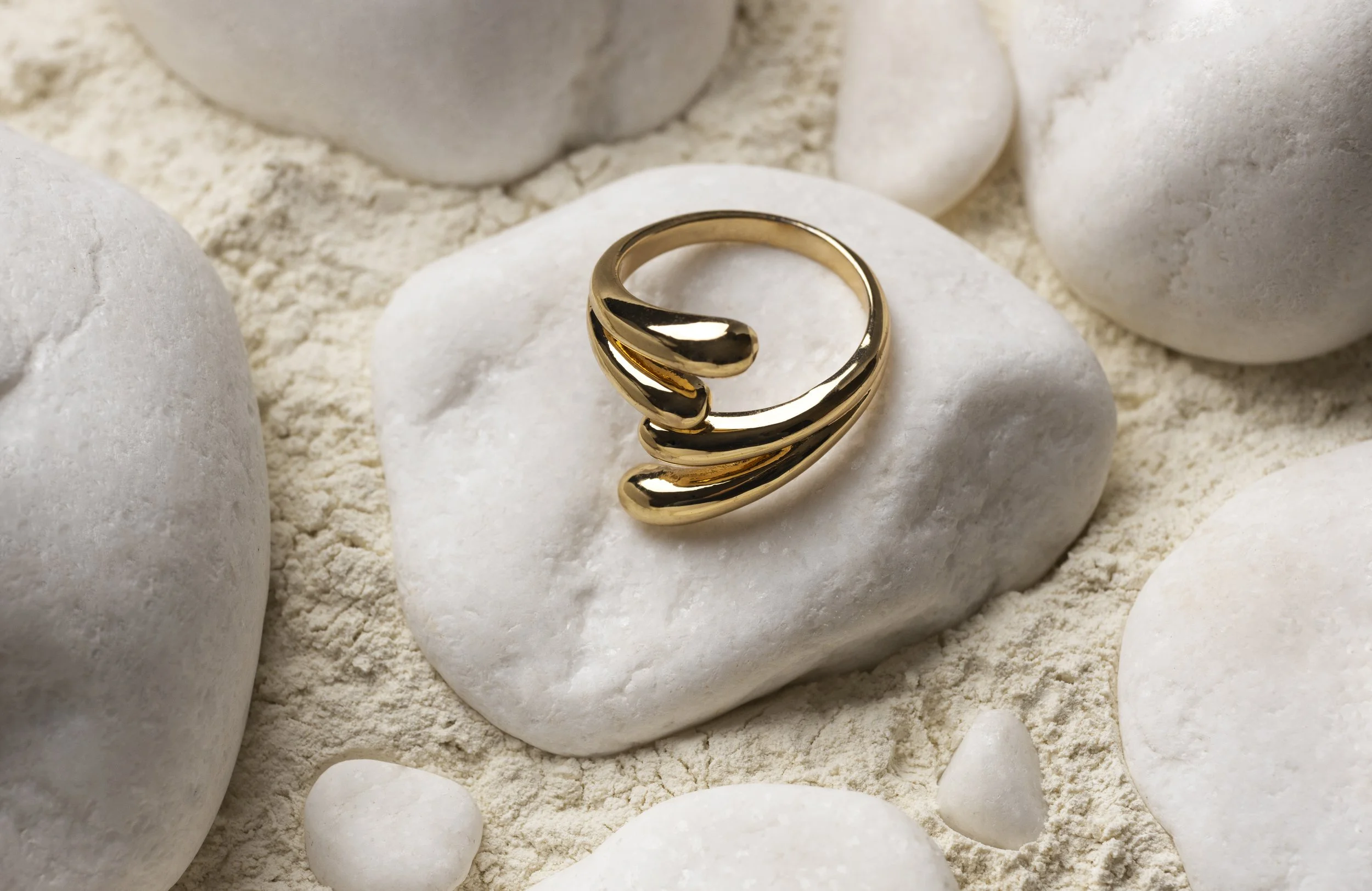 The Meridian Gold Claw
