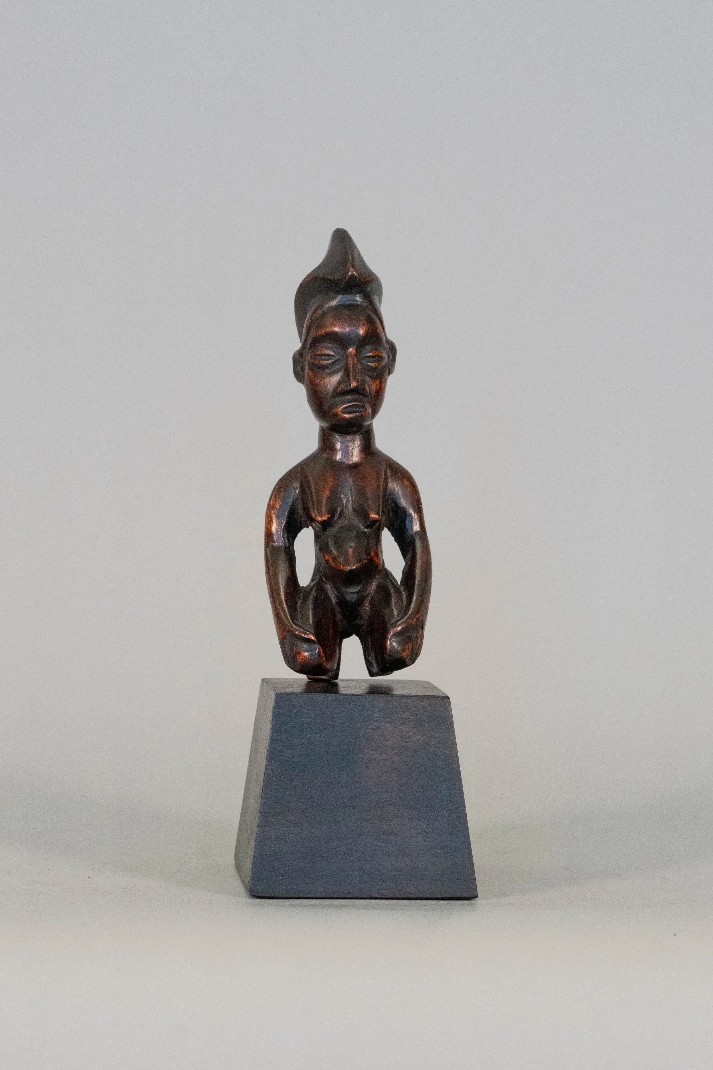 Kongo / Bakongo Kneeling Female Figure, Democratic Republic of the Congo / Angola