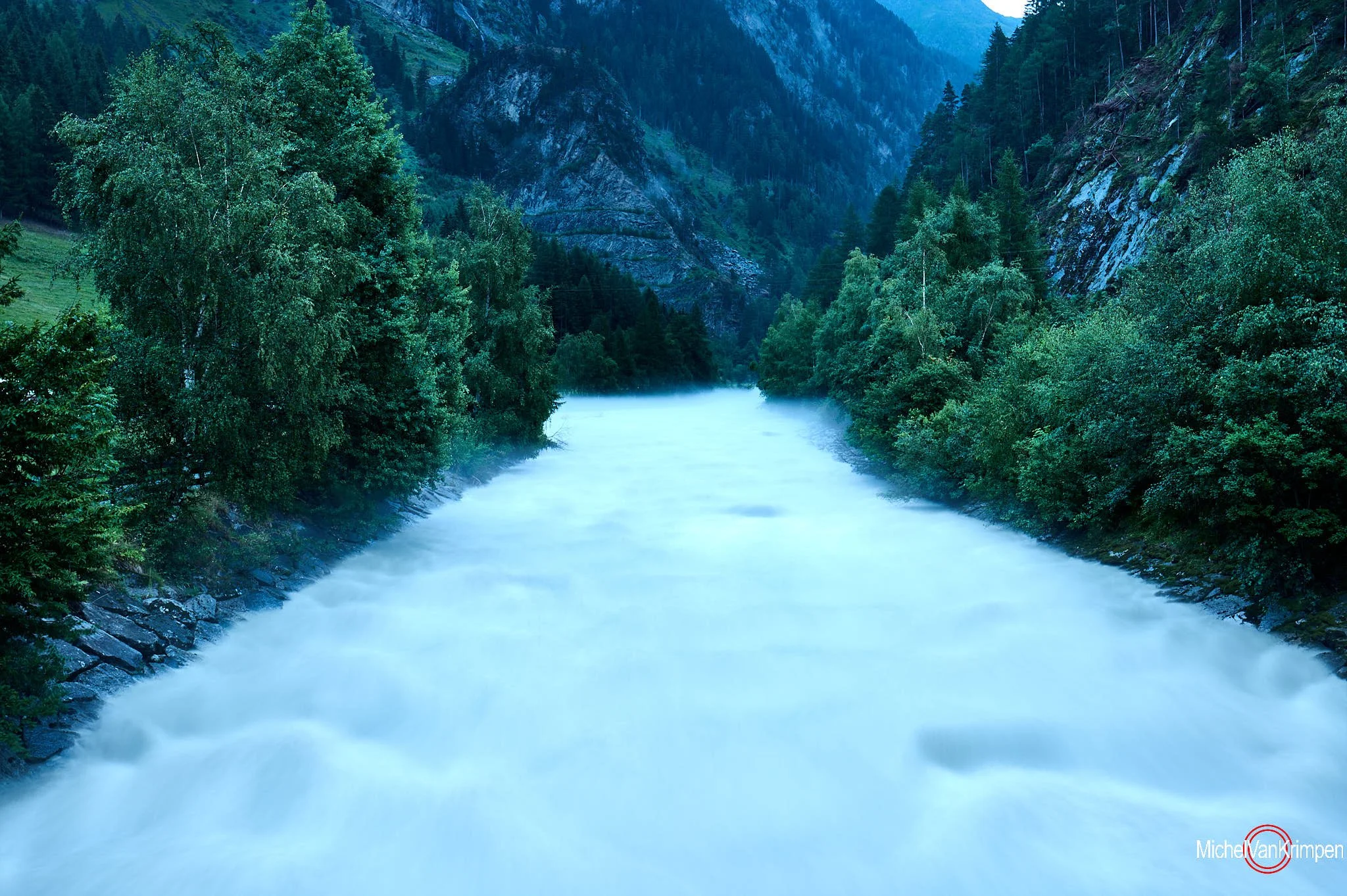 Foggy river-© 2026 Michel van Krimpen Photography. All rights reserved.jpg
