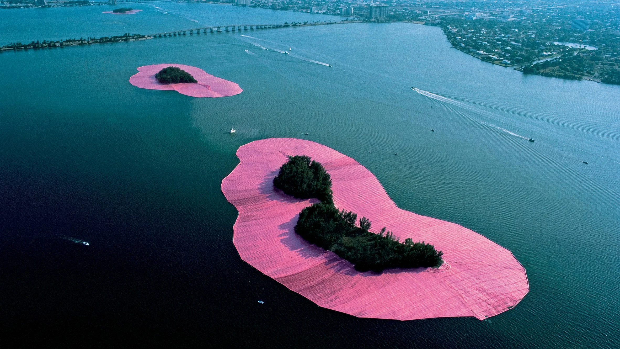 THE MONUMENTAL LOVE OF CHRISTO AND JEANNE-CLAUDE