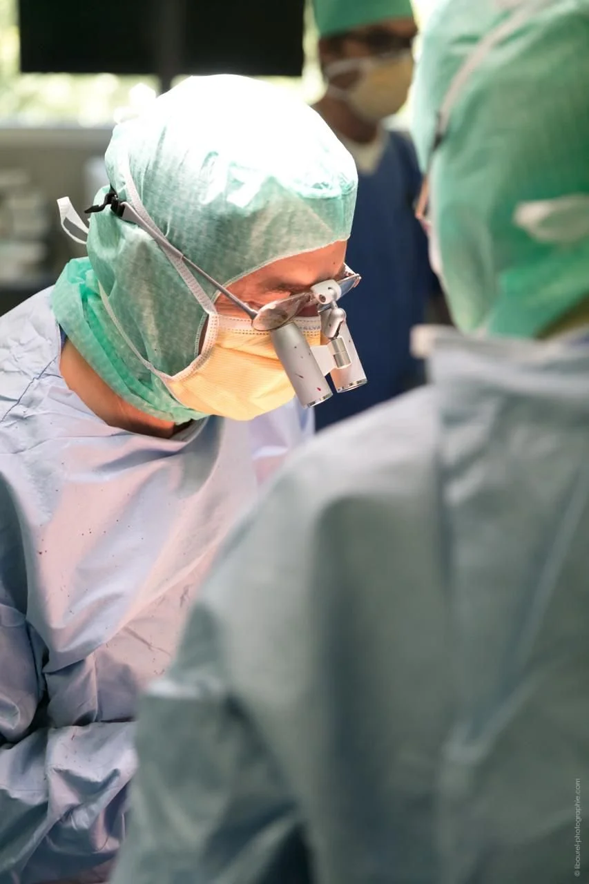 Dr Hennion au bloc opératoire — chirurgien vasculaire Orange